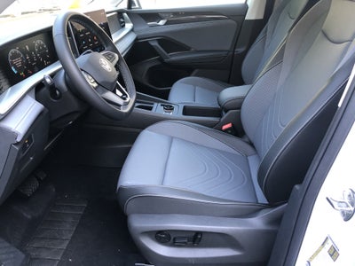 2026 Volkswagen Tiguan SE w/panoramic sunroof