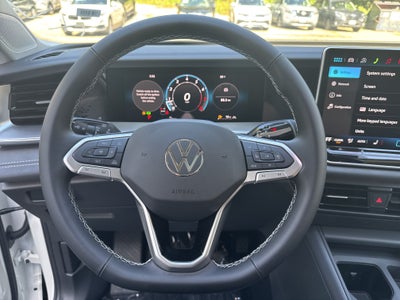 2026 Volkswagen Tiguan SE w/panoramic sunroof