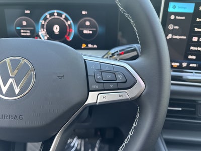 2026 Volkswagen Tiguan SE w/panoramic sunroof