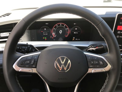2026 Volkswagen Tiguan SE w/panoramic sunroof