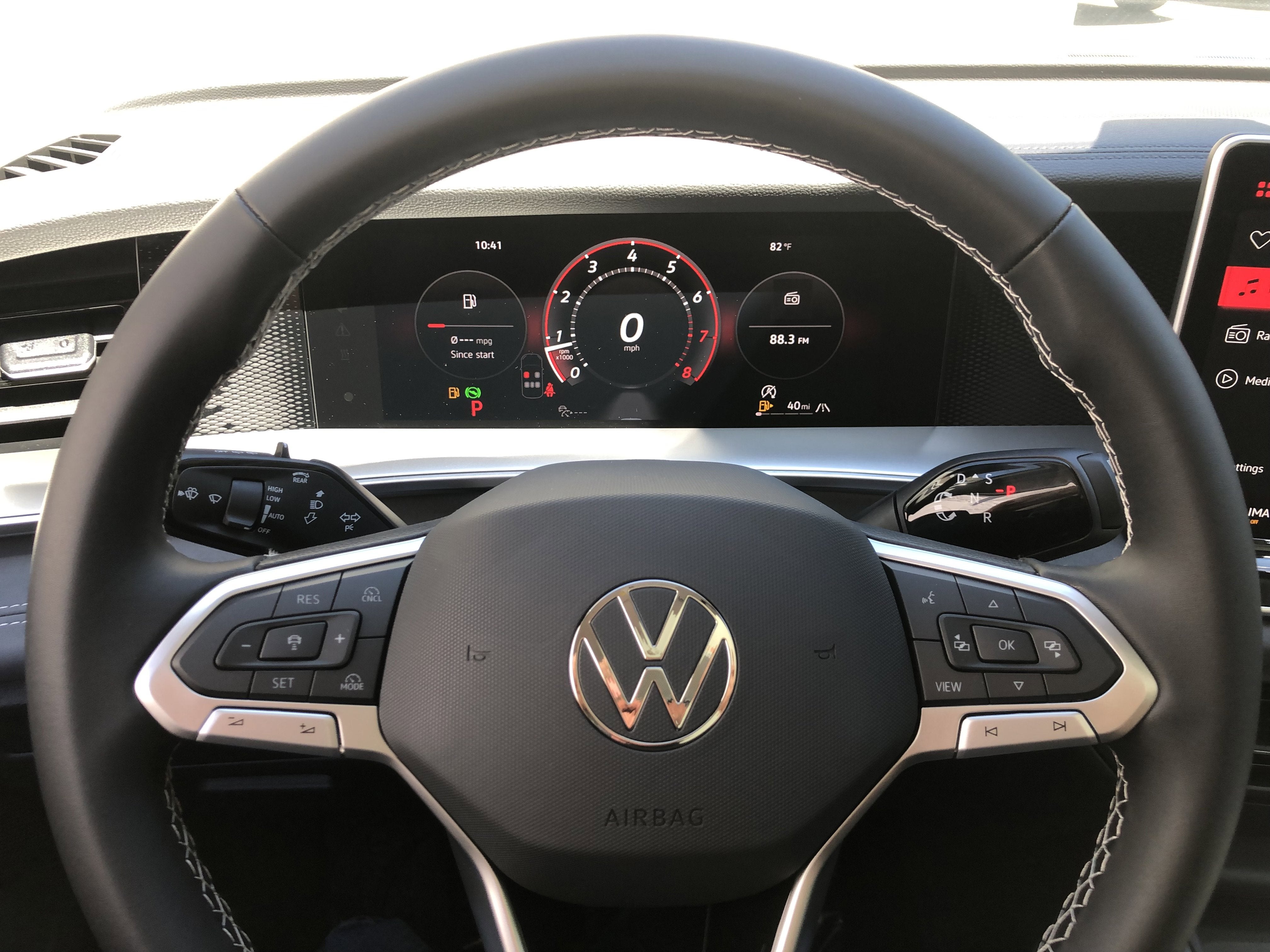 2026 Volkswagen Tiguan SE w/panoramic sunroof