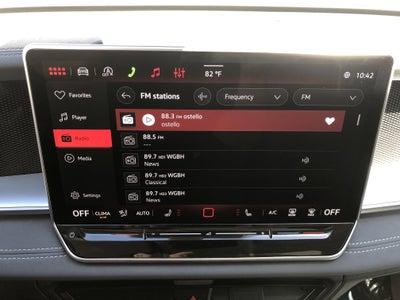 2026 Volkswagen Tiguan SE w/panoramic sunroof