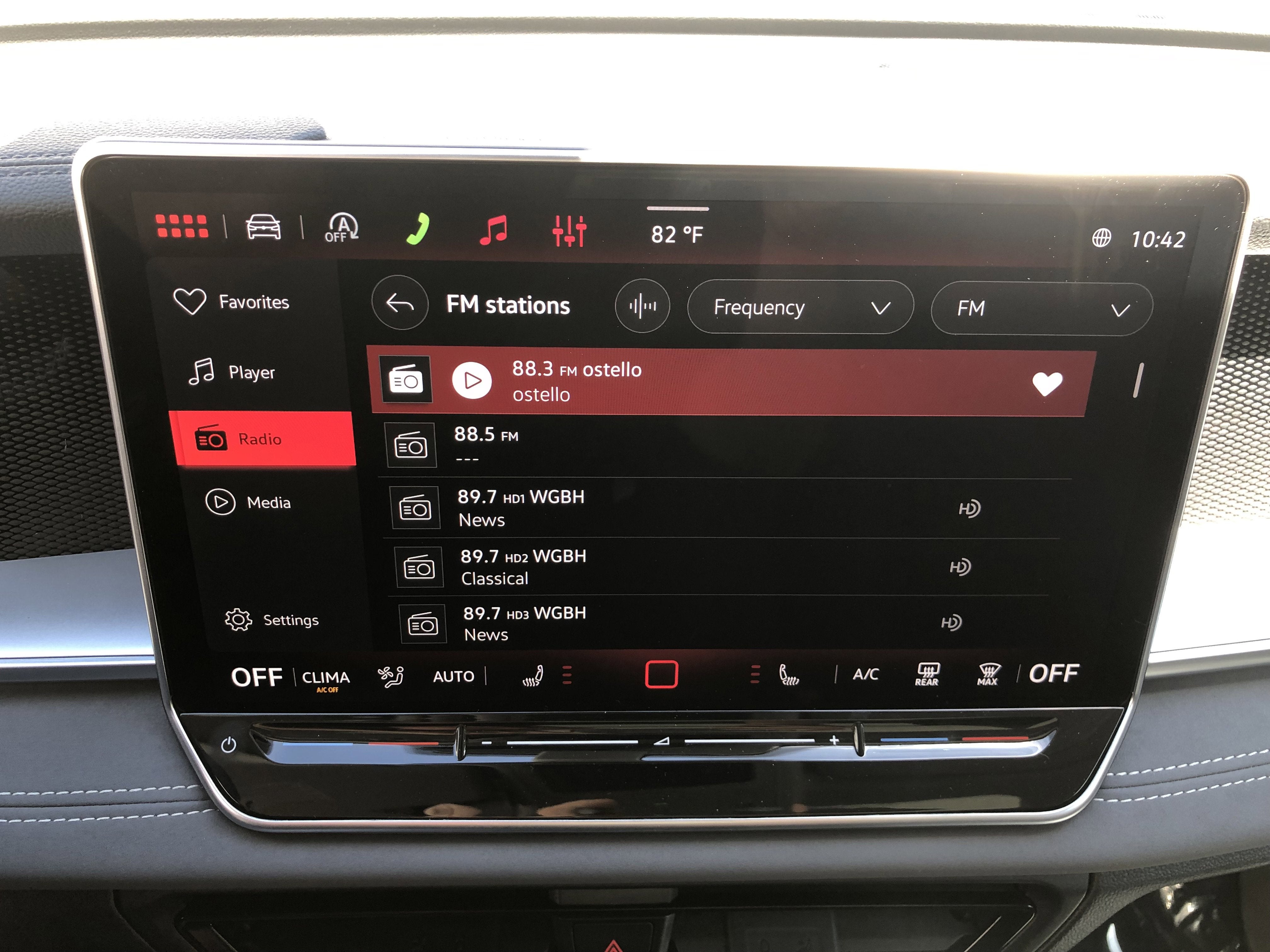 2026 Volkswagen Tiguan SE w/panoramic sunroof