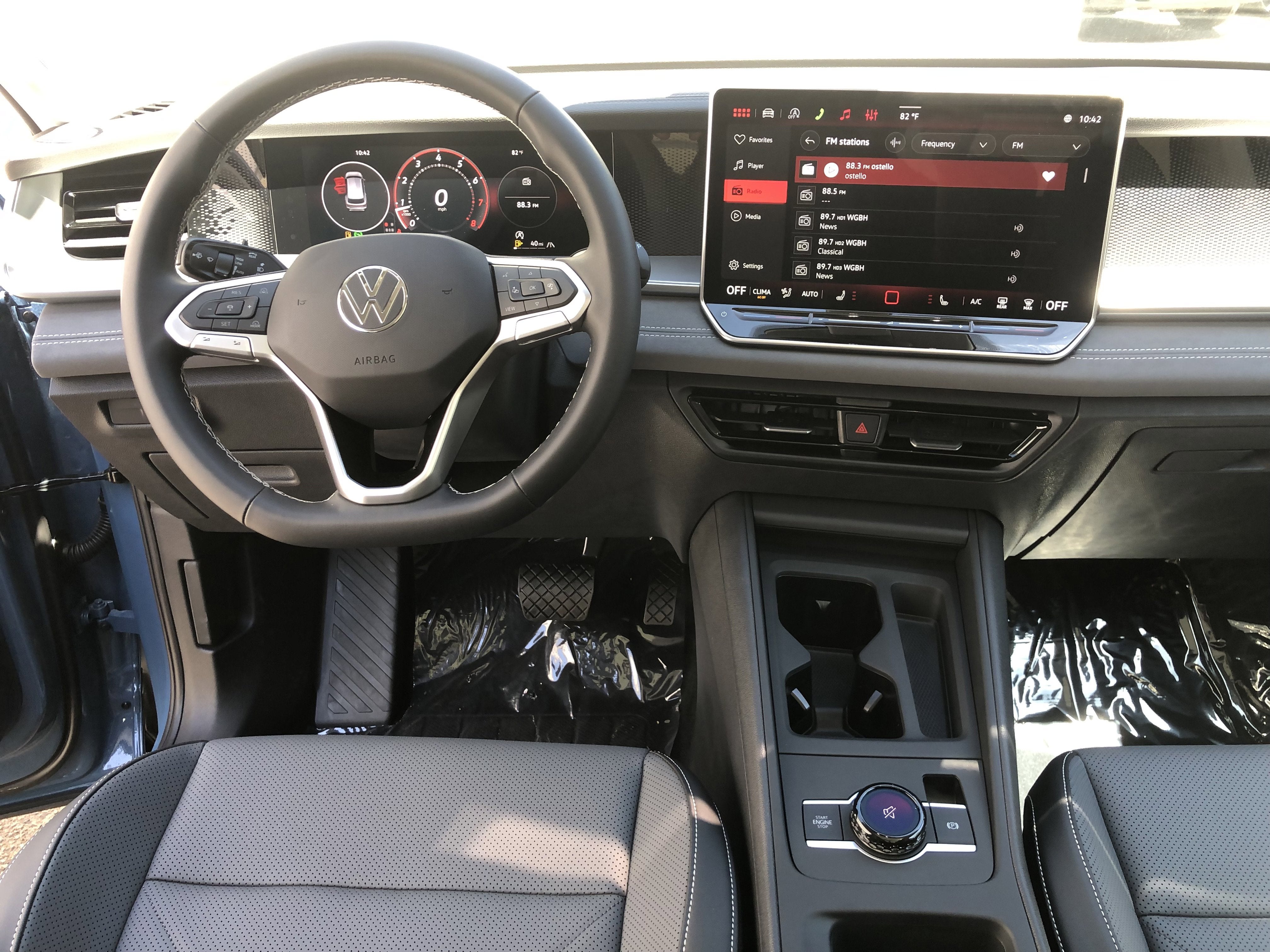 2026 Volkswagen Tiguan SE w/panoramic sunroof