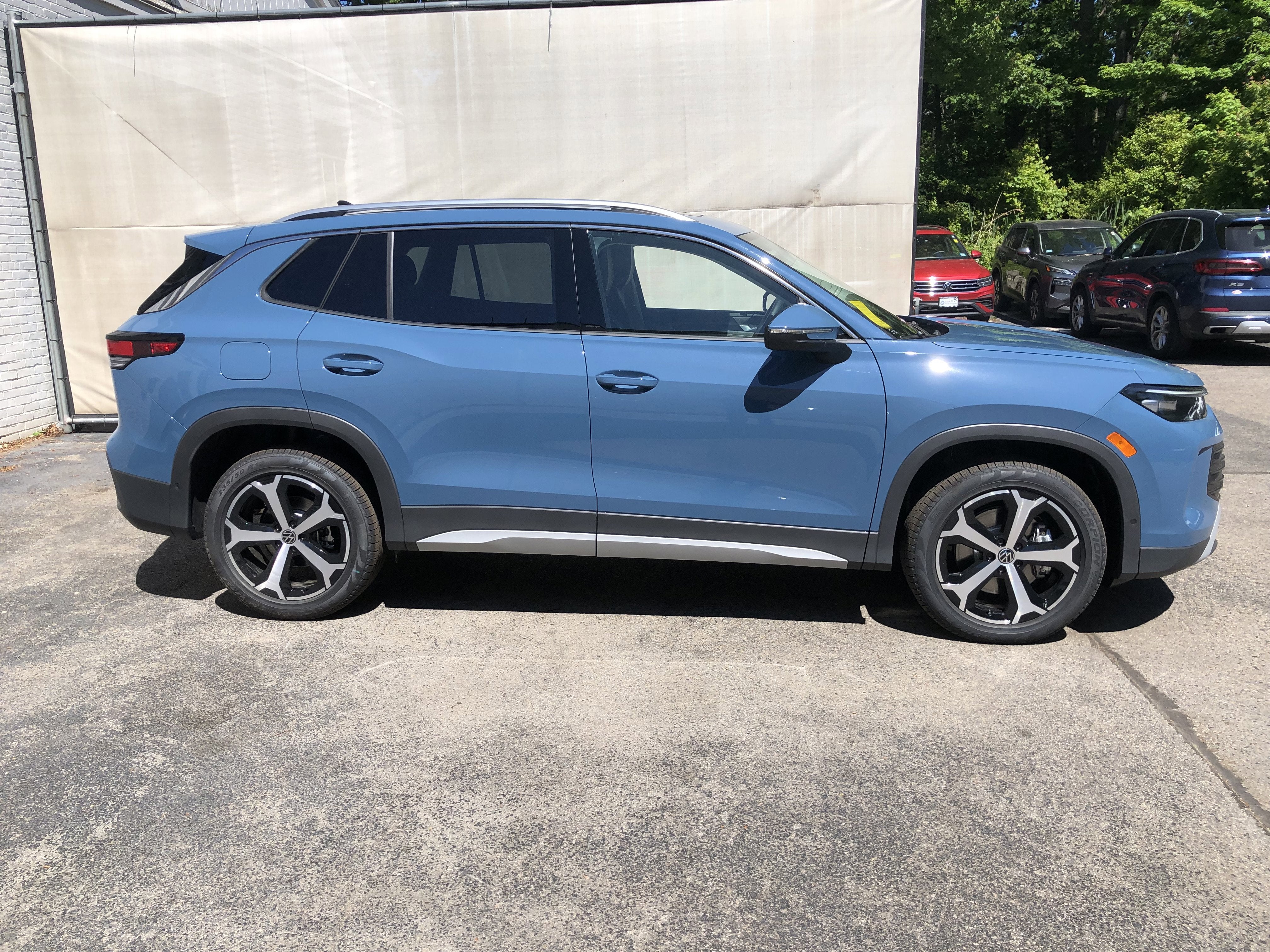 2026 Volkswagen Tiguan SE w/panoramic sunroof