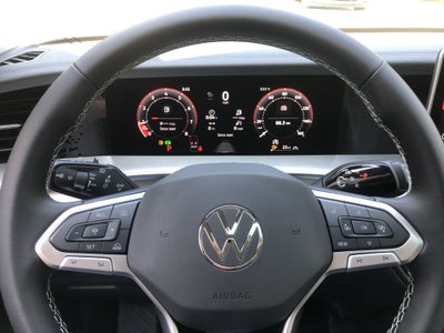 2026 Volkswagen Tiguan SE w/panoramic sunroof