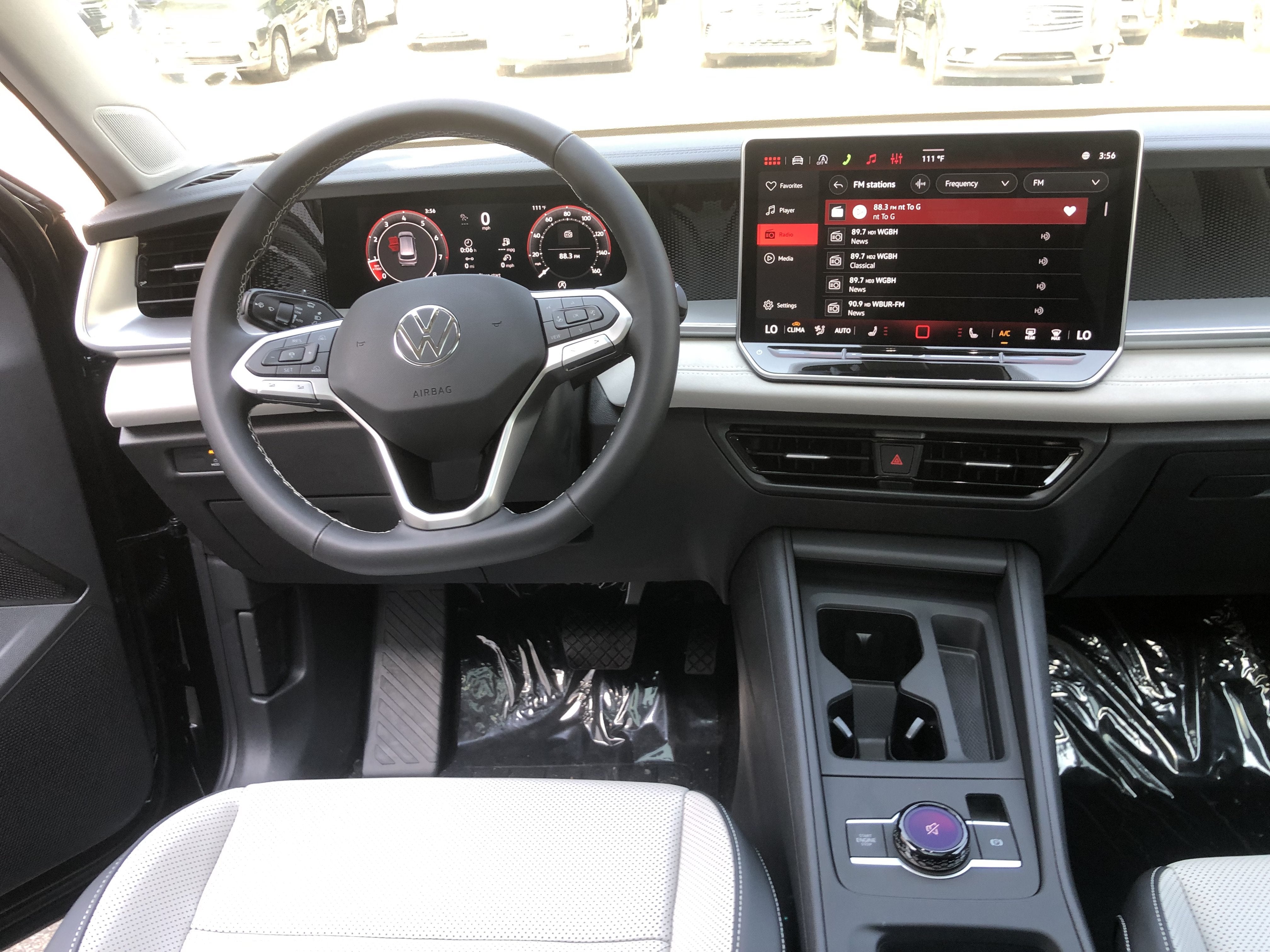 2026 Volkswagen Tiguan SE w/panoramic sunroof