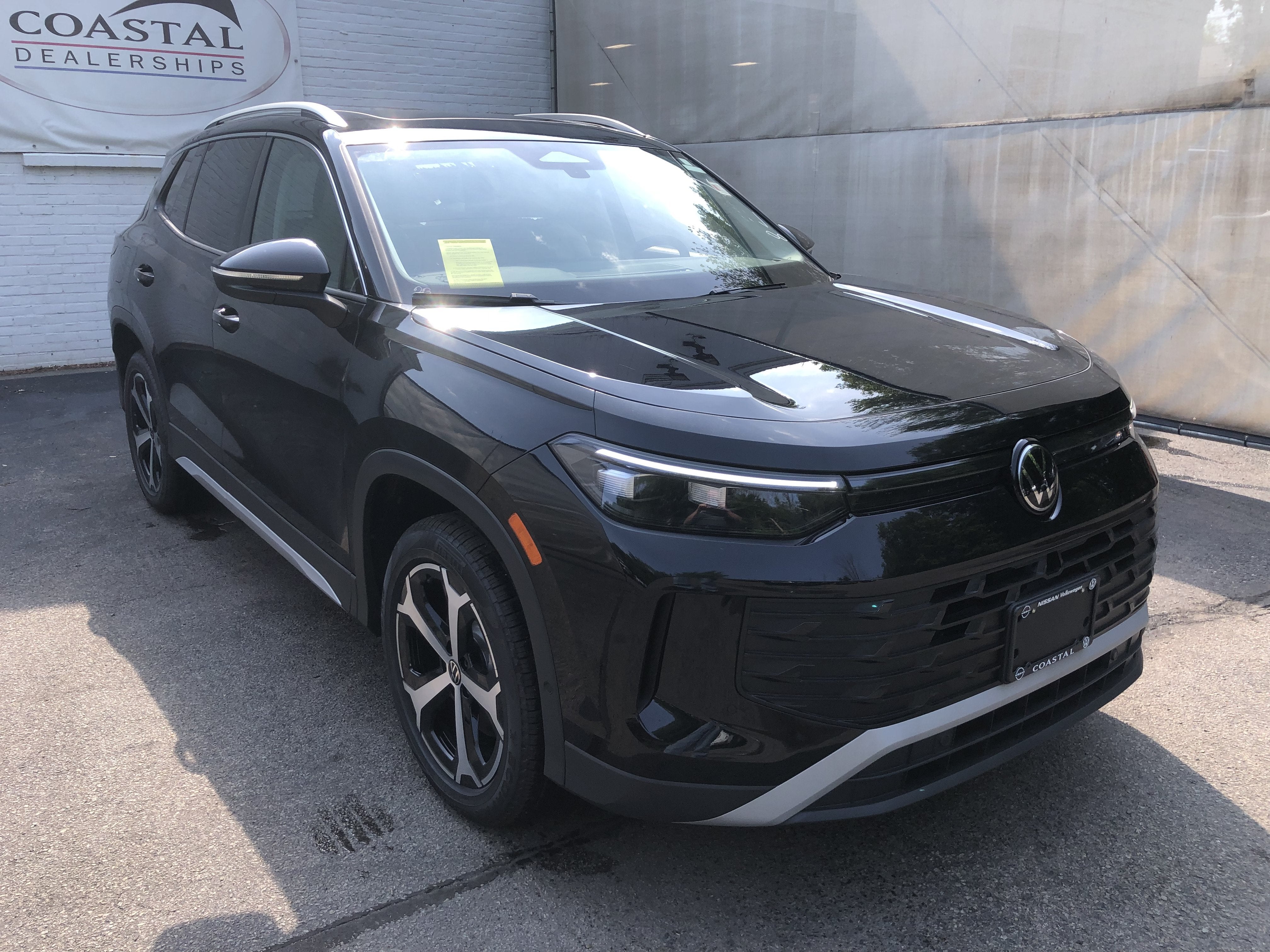 2026 Volkswagen Tiguan SE w/panoramic sunroof