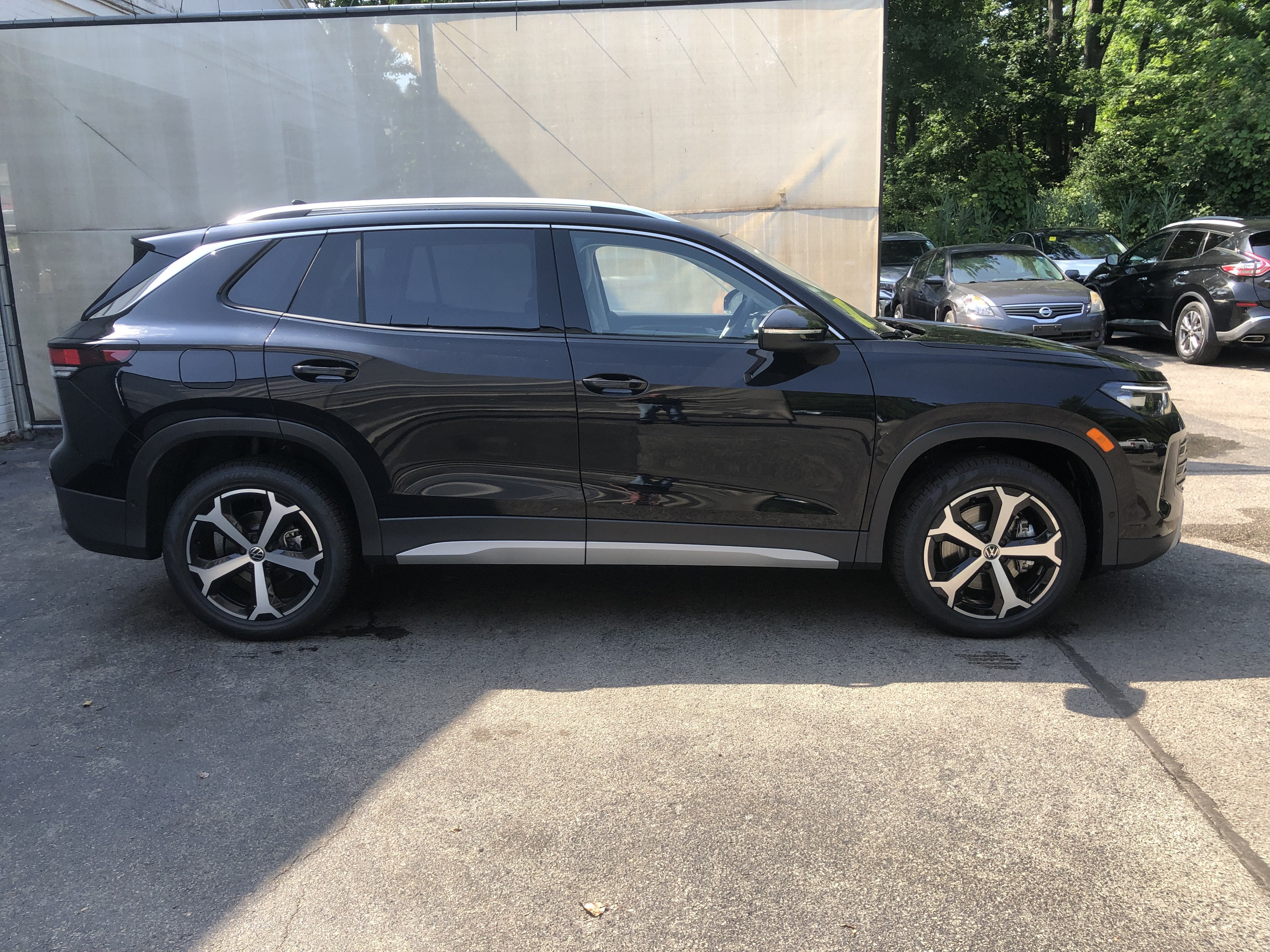 2026 Volkswagen Tiguan SE w/panoramic sunroof