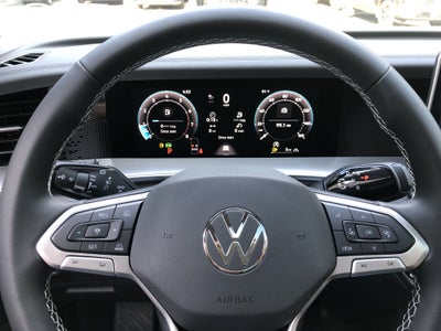 2026 Volkswagen Tiguan SE w/panoramic sunroof