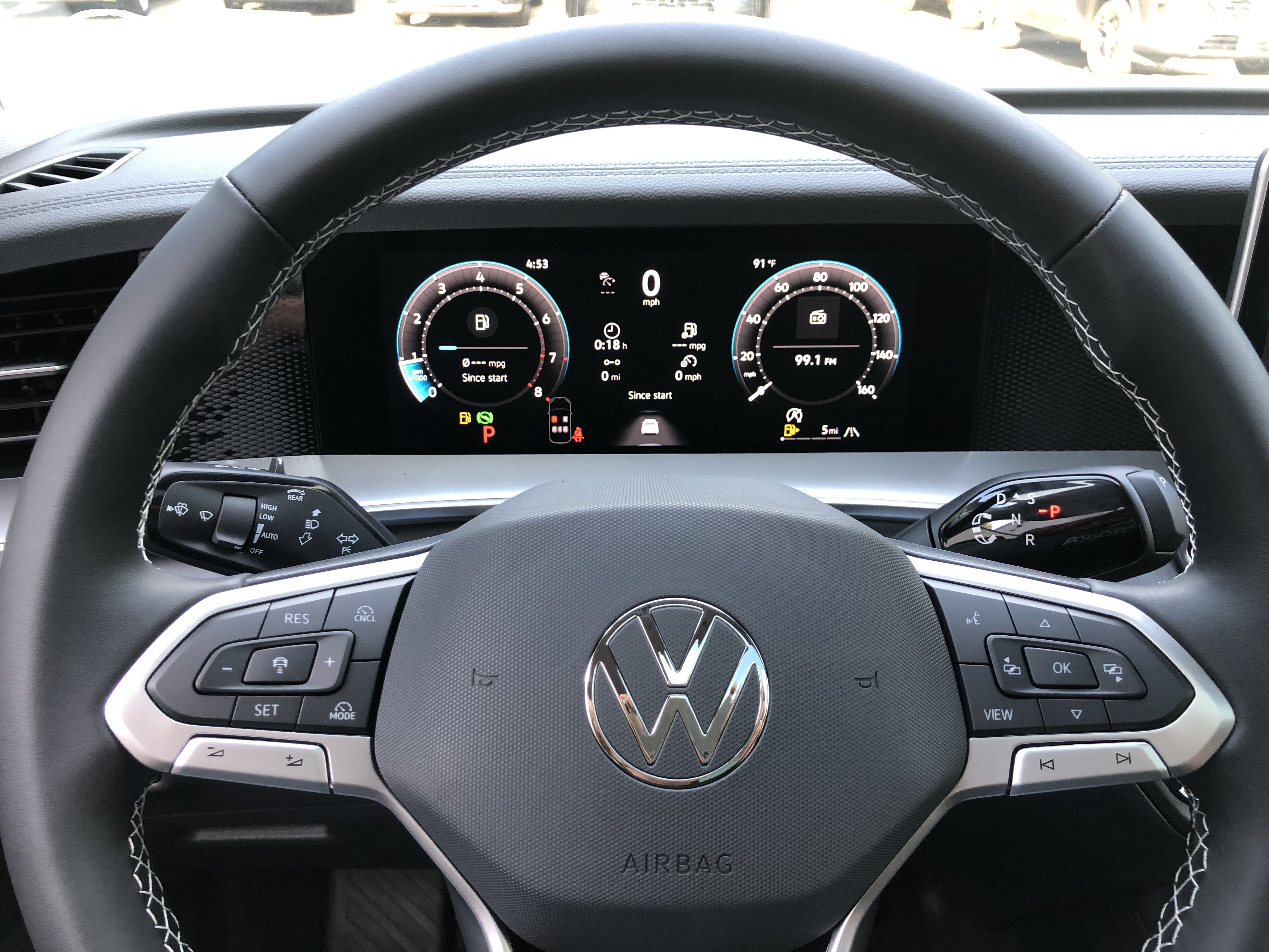 2026 Volkswagen Tiguan SE w/panoramic sunroof