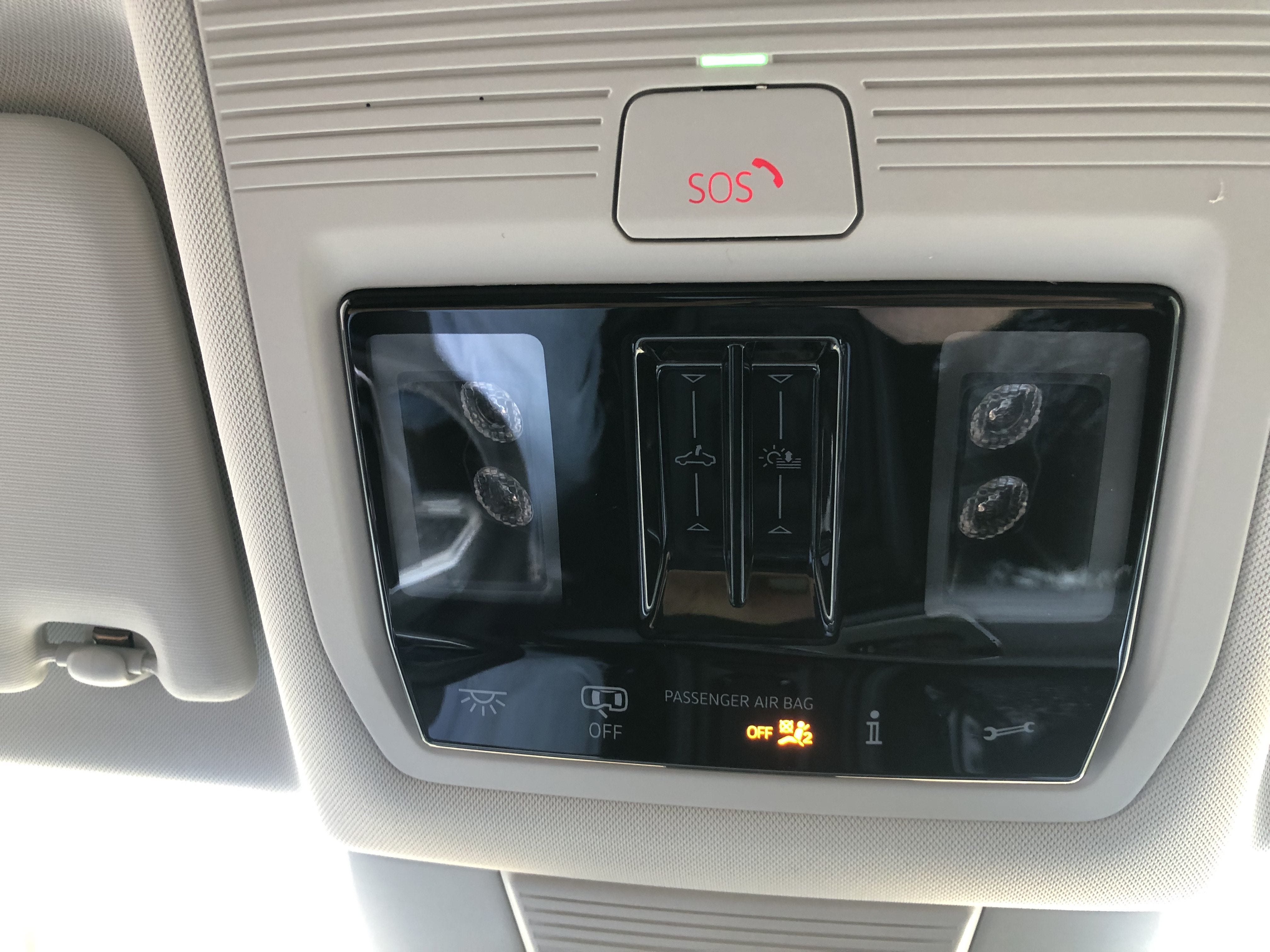 2026 Volkswagen Tiguan SE w/panoramic sunroof