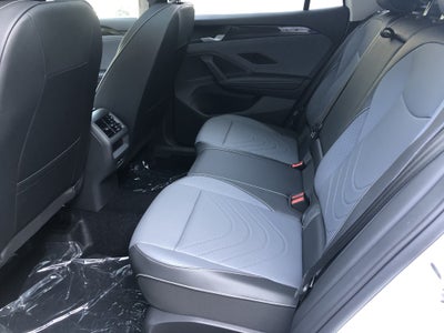 2026 Volkswagen Tiguan SE w/panoramic sunroof