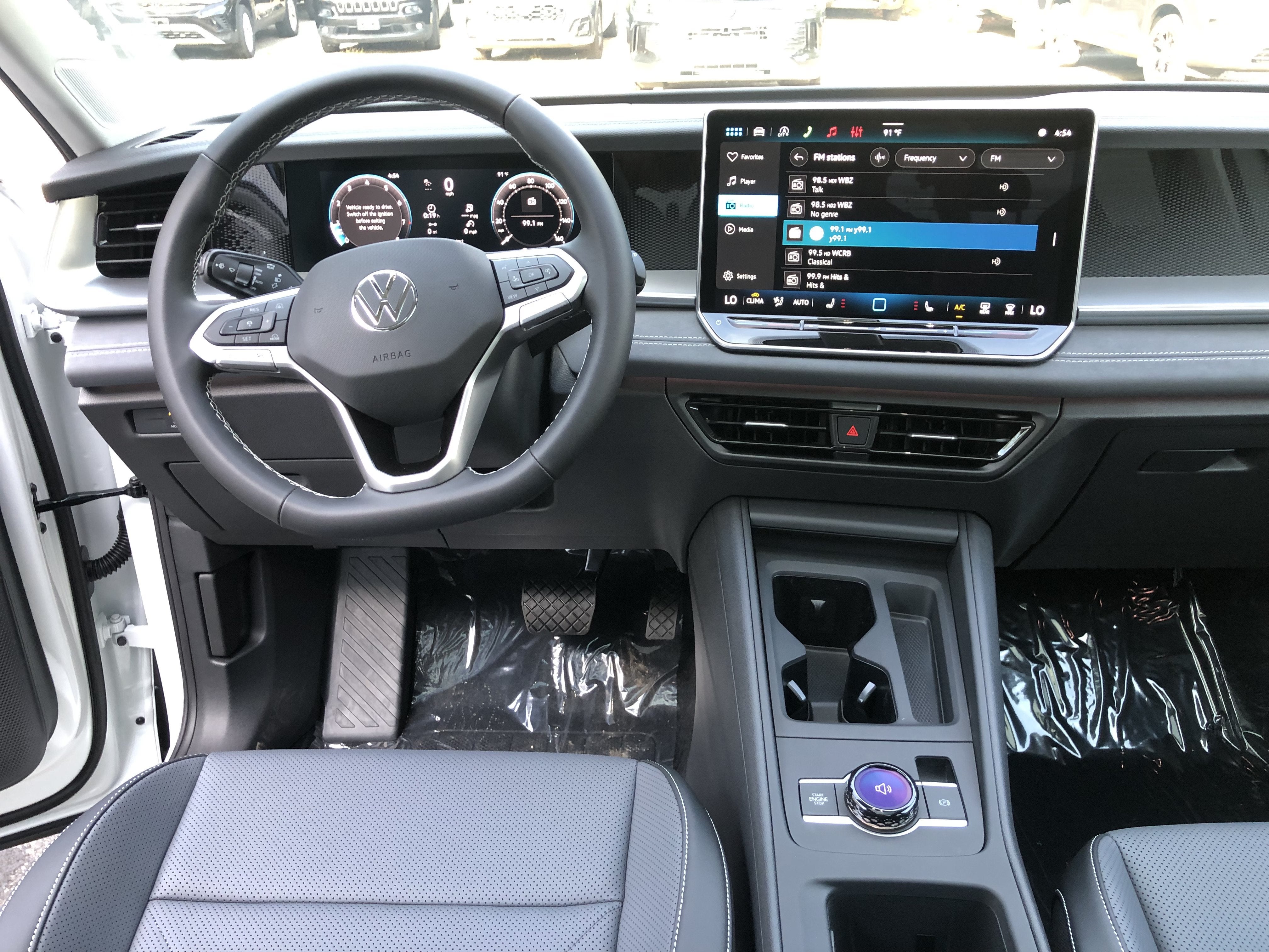 2026 Volkswagen Tiguan SE w/panoramic sunroof