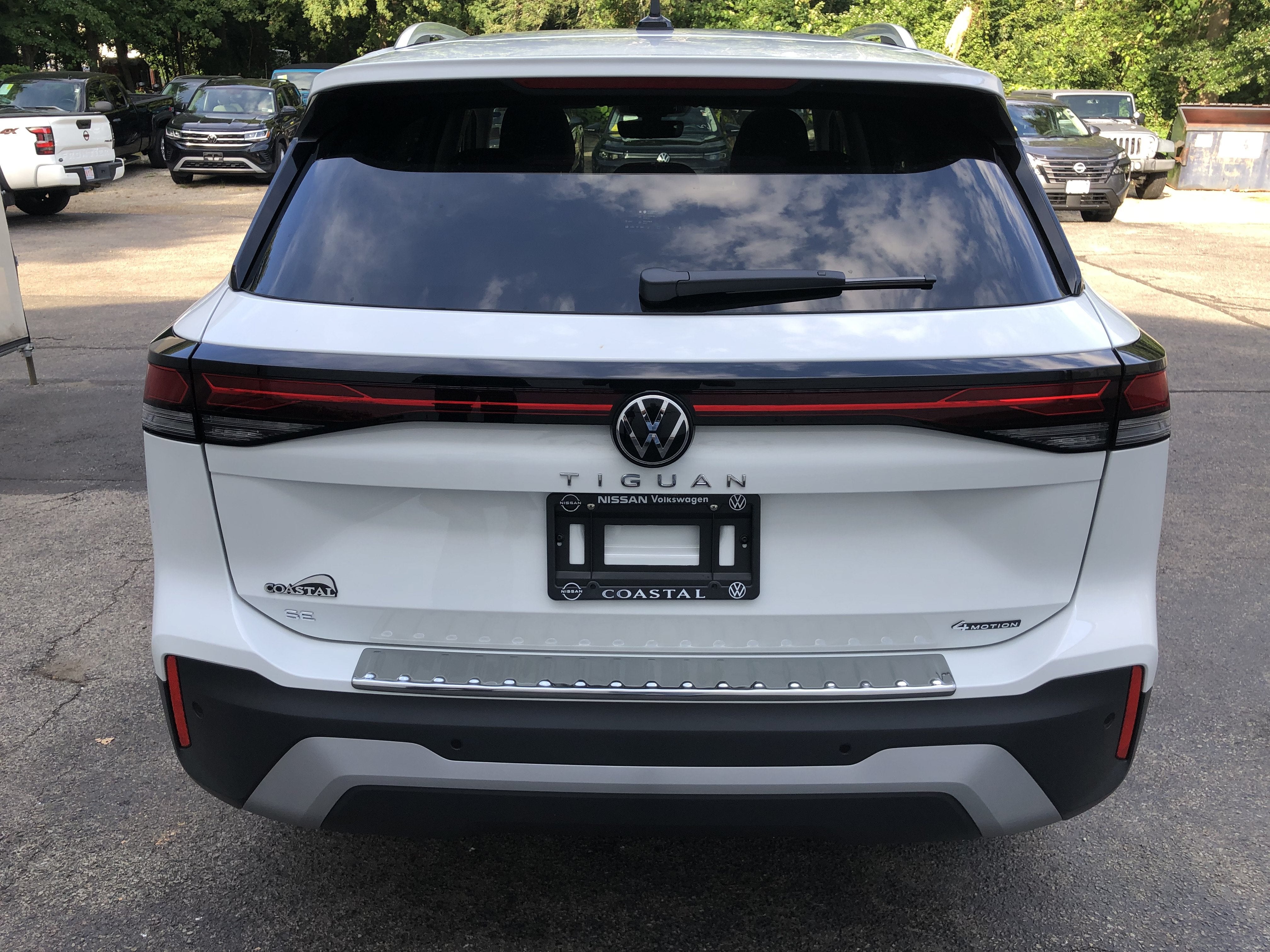 2026 Volkswagen Tiguan SE w/panoramic sunroof
