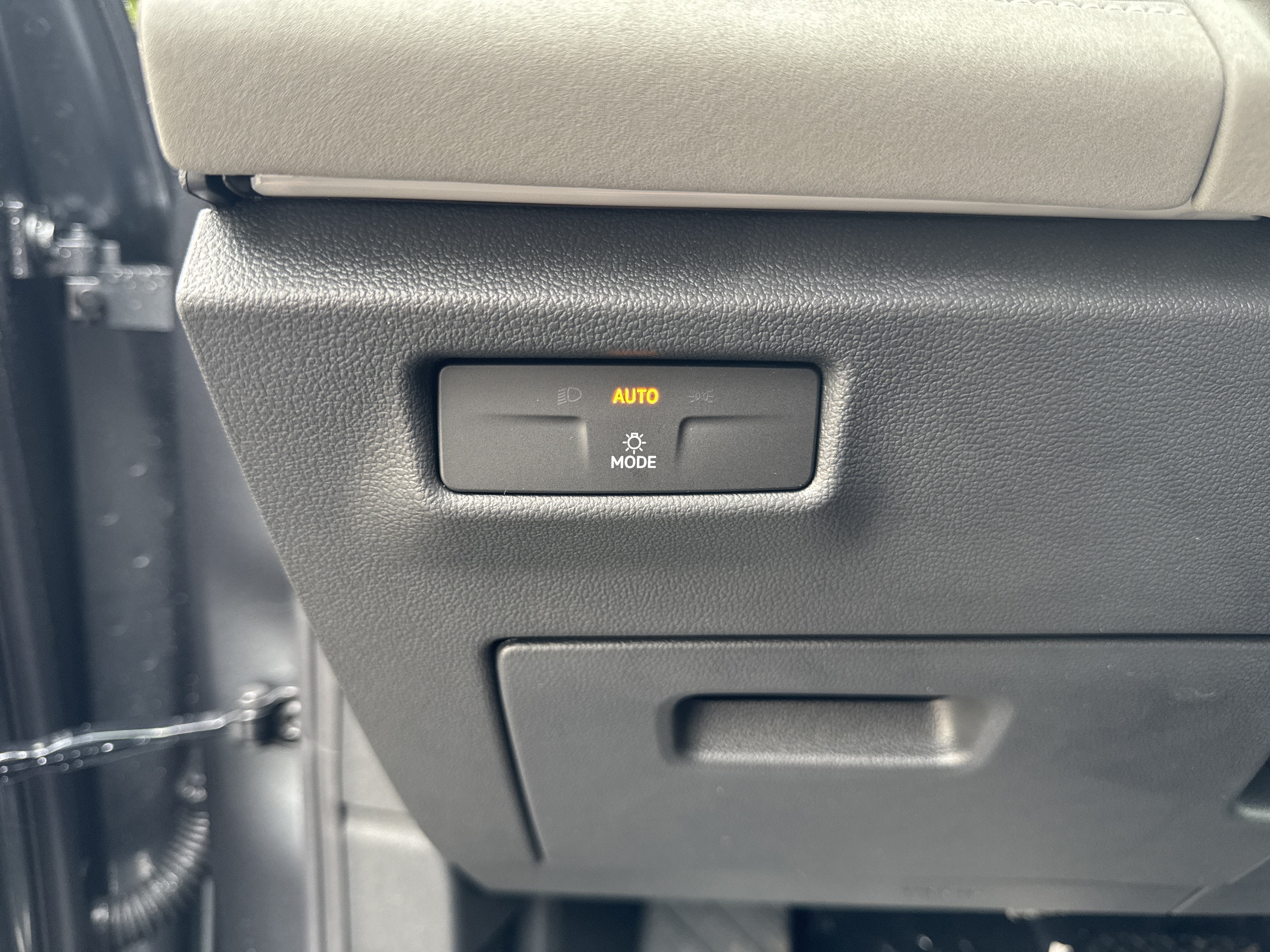 2026 Volkswagen Tiguan SE w/panoramic sunroof