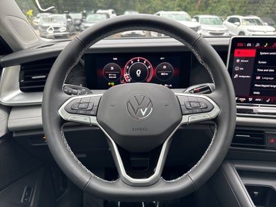 2026 Volkswagen Tiguan SE w/panoramic sunroof
