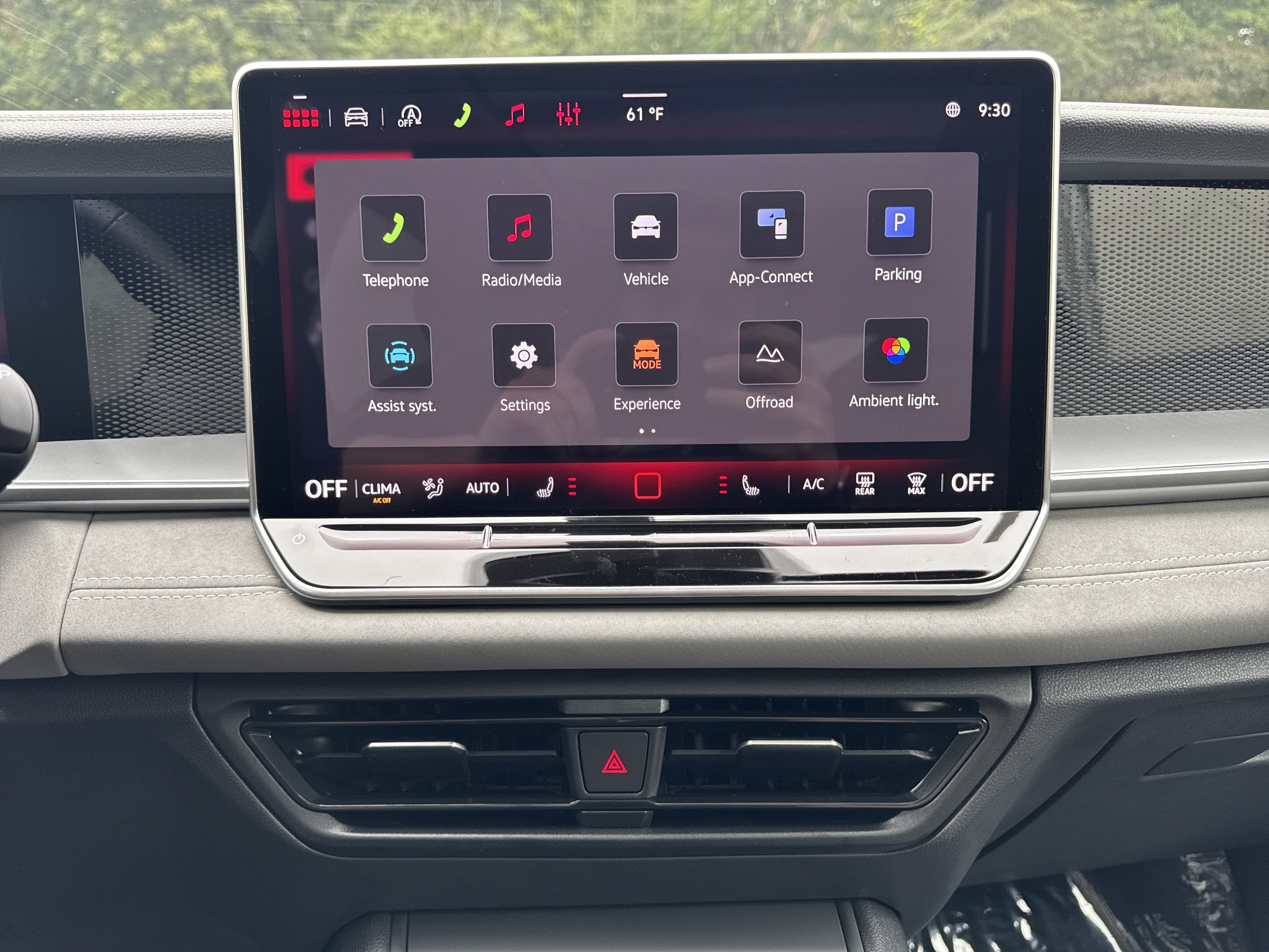 2026 Volkswagen Tiguan SE w/panoramic sunroof