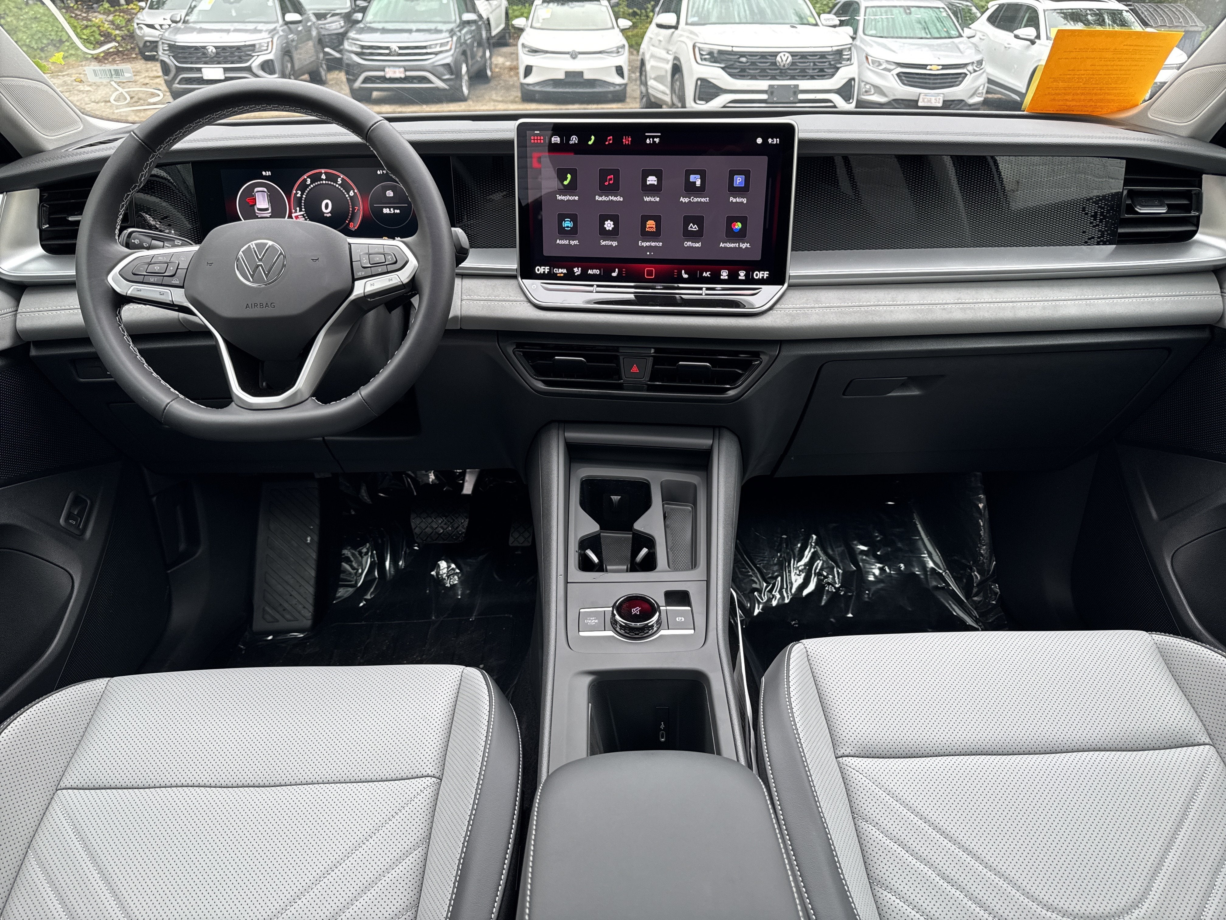 2026 Volkswagen Tiguan SE w/panoramic sunroof
