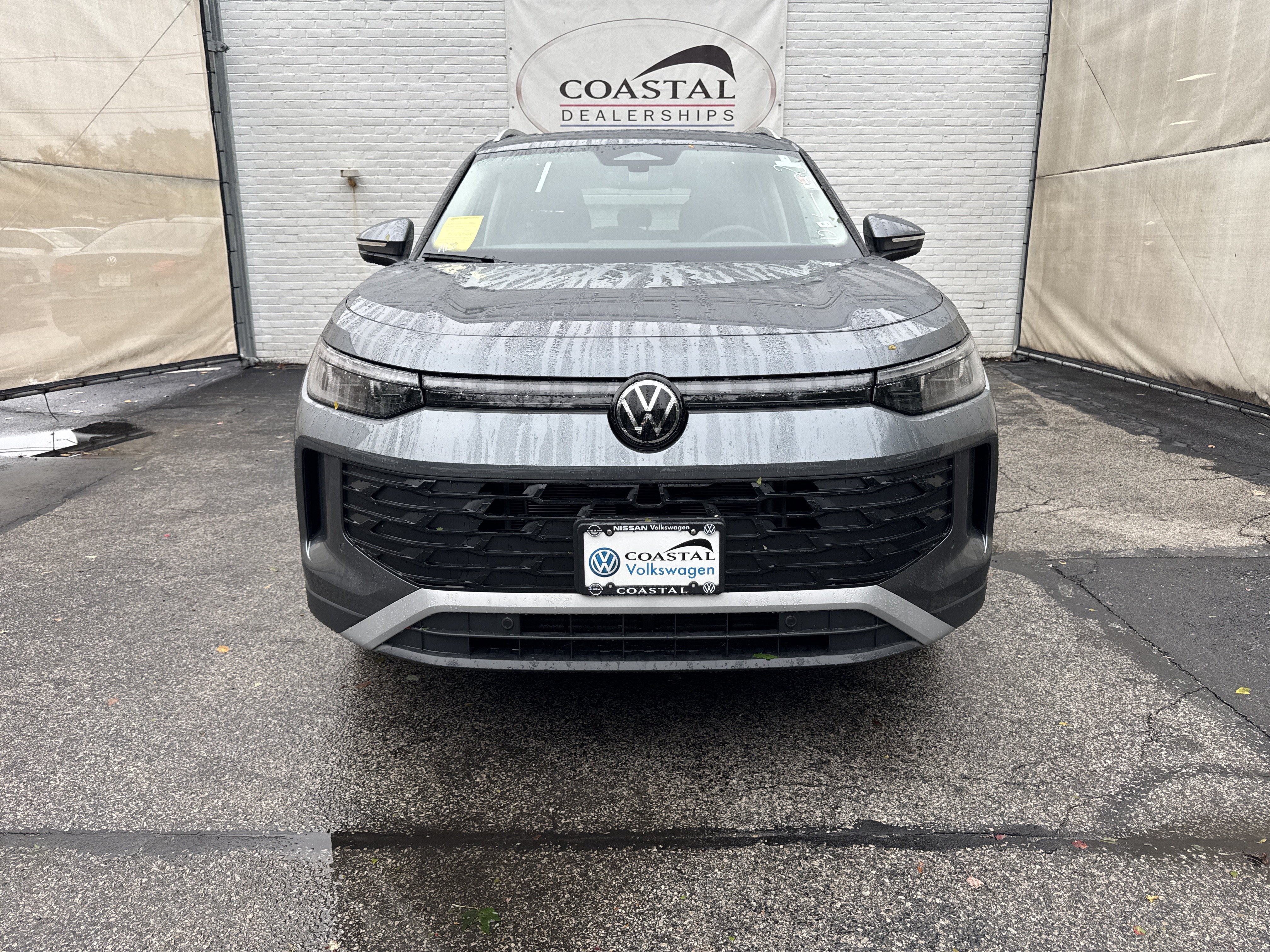 2026 Volkswagen Tiguan SE w/panoramic sunroof