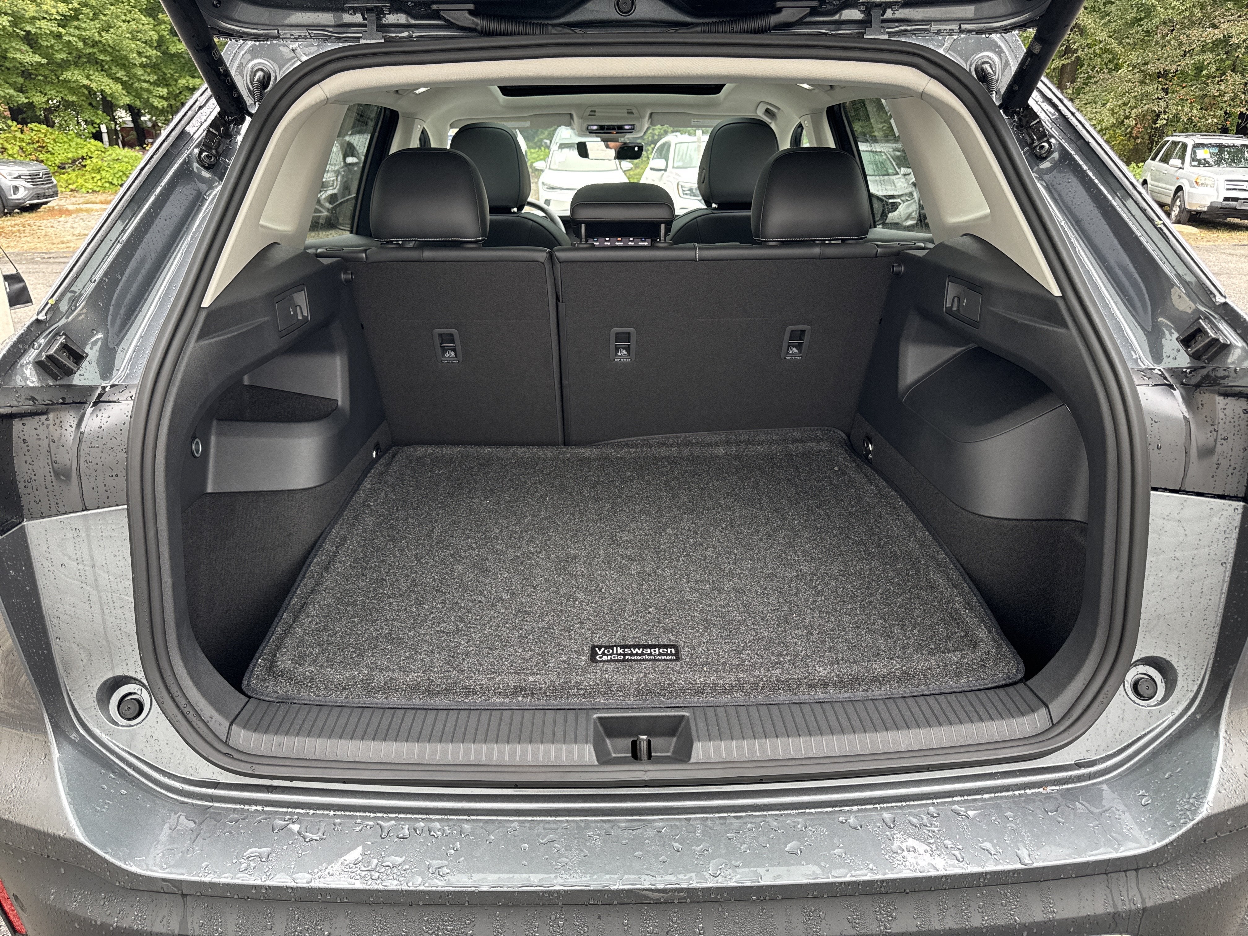 2026 Volkswagen Tiguan SE w/panoramic sunroof