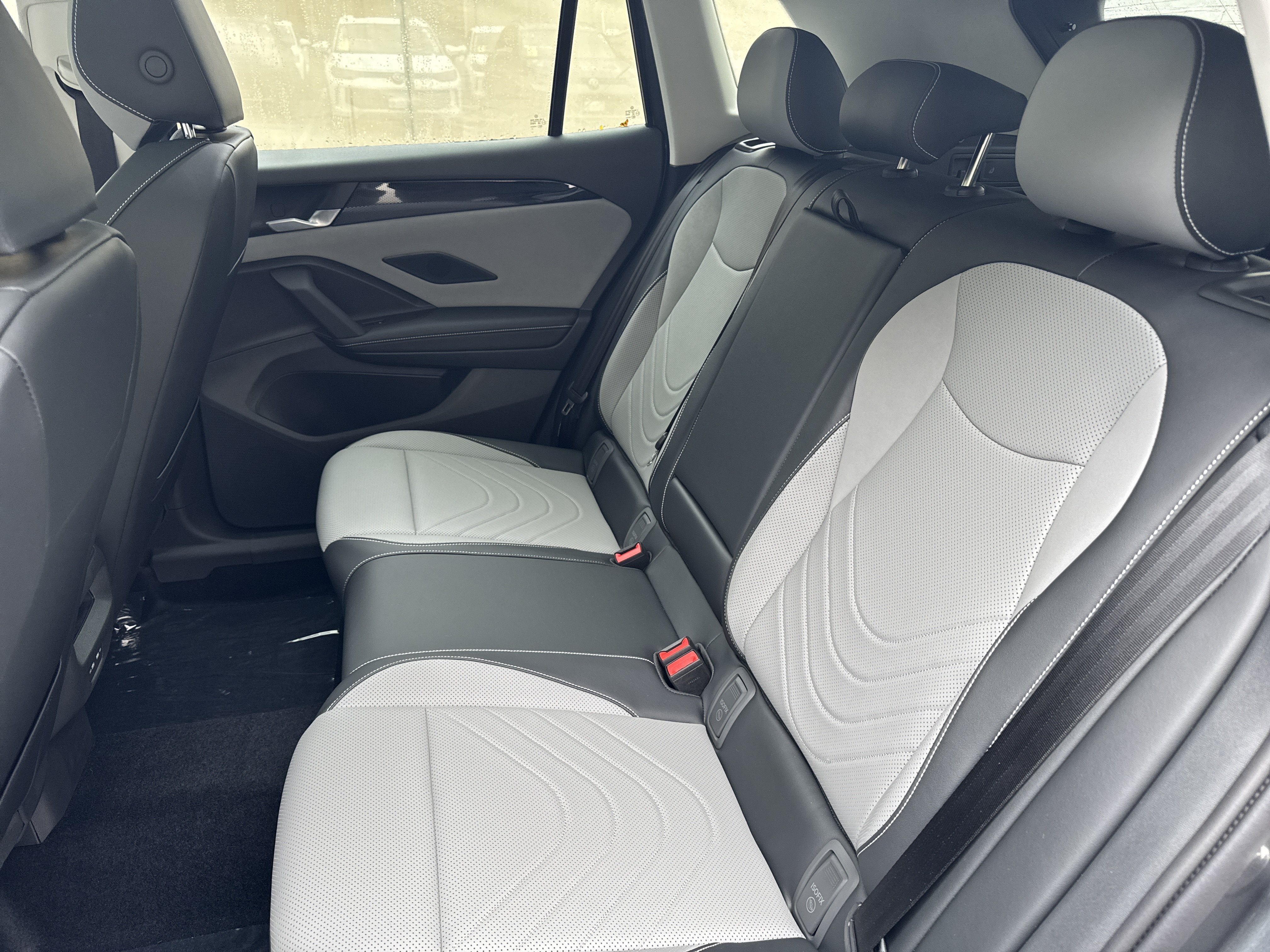 2026 Volkswagen Tiguan SE w/panoramic sunroof
