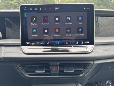 2026 Volkswagen Tiguan SE w/panoramic sunroof