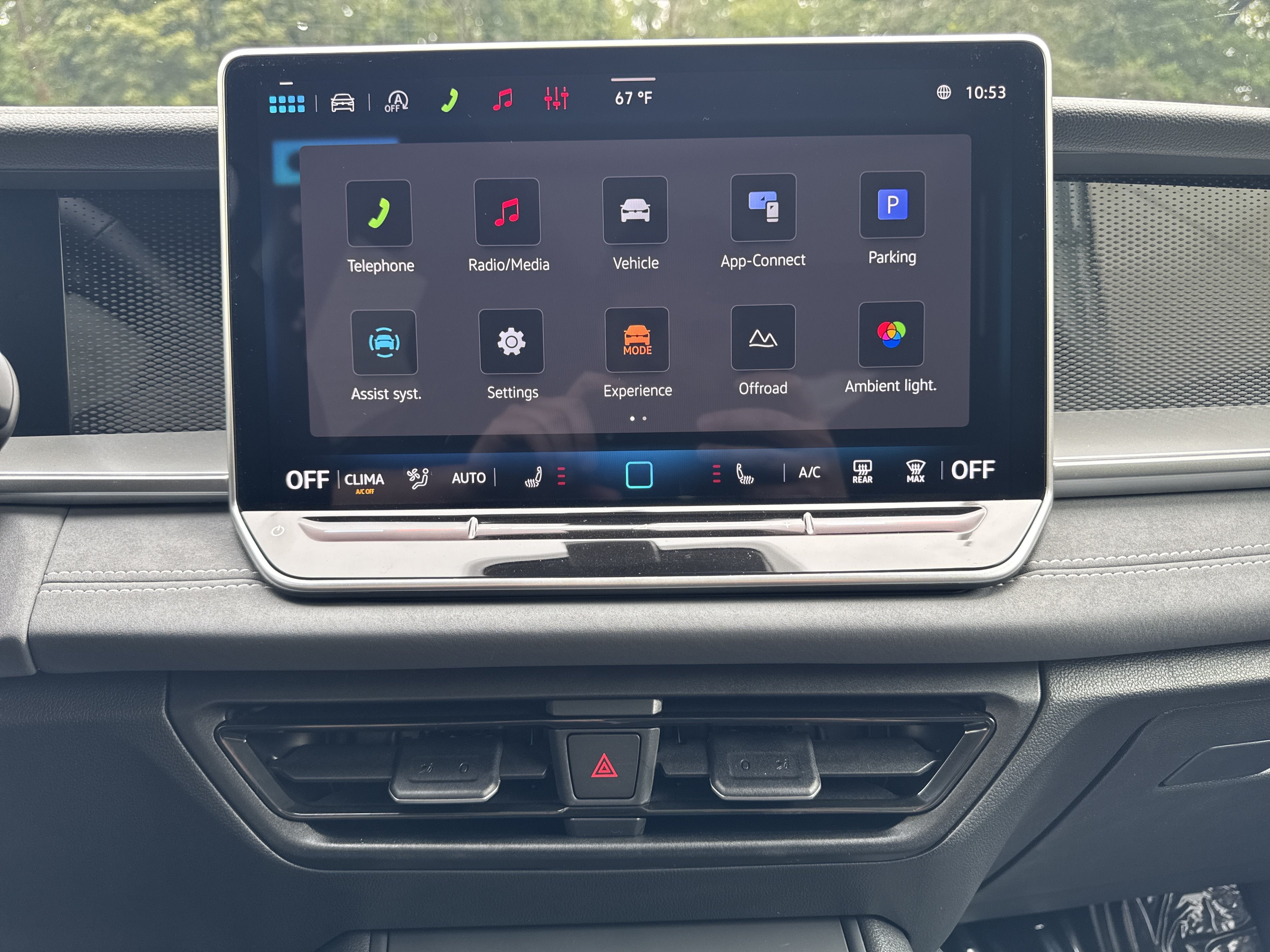 2026 Volkswagen Tiguan SE w/panoramic sunroof
