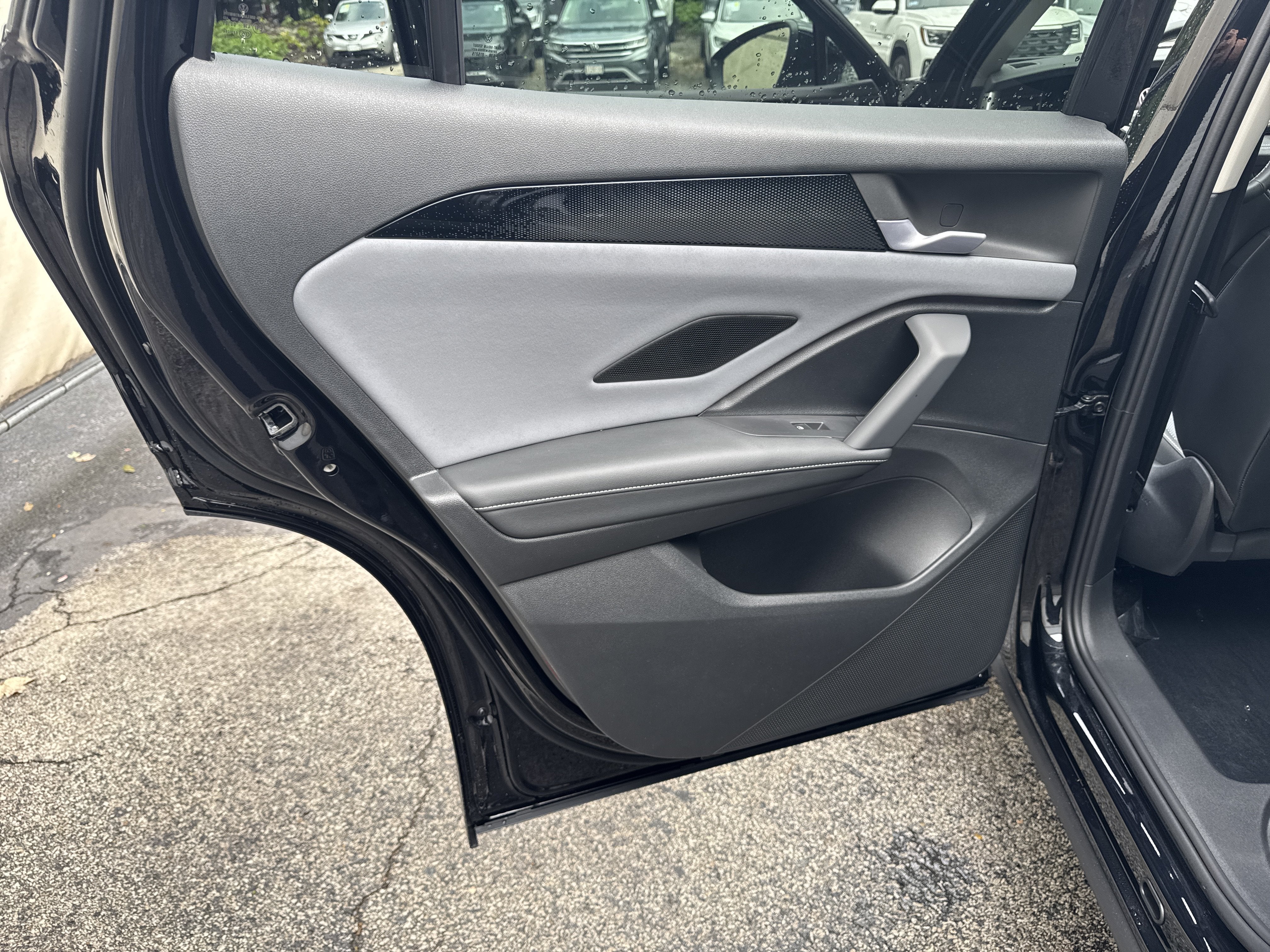2026 Volkswagen Tiguan SE w/panoramic sunroof