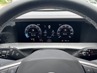 2026 Volkswagen Tiguan SE w/panoramic sunroof