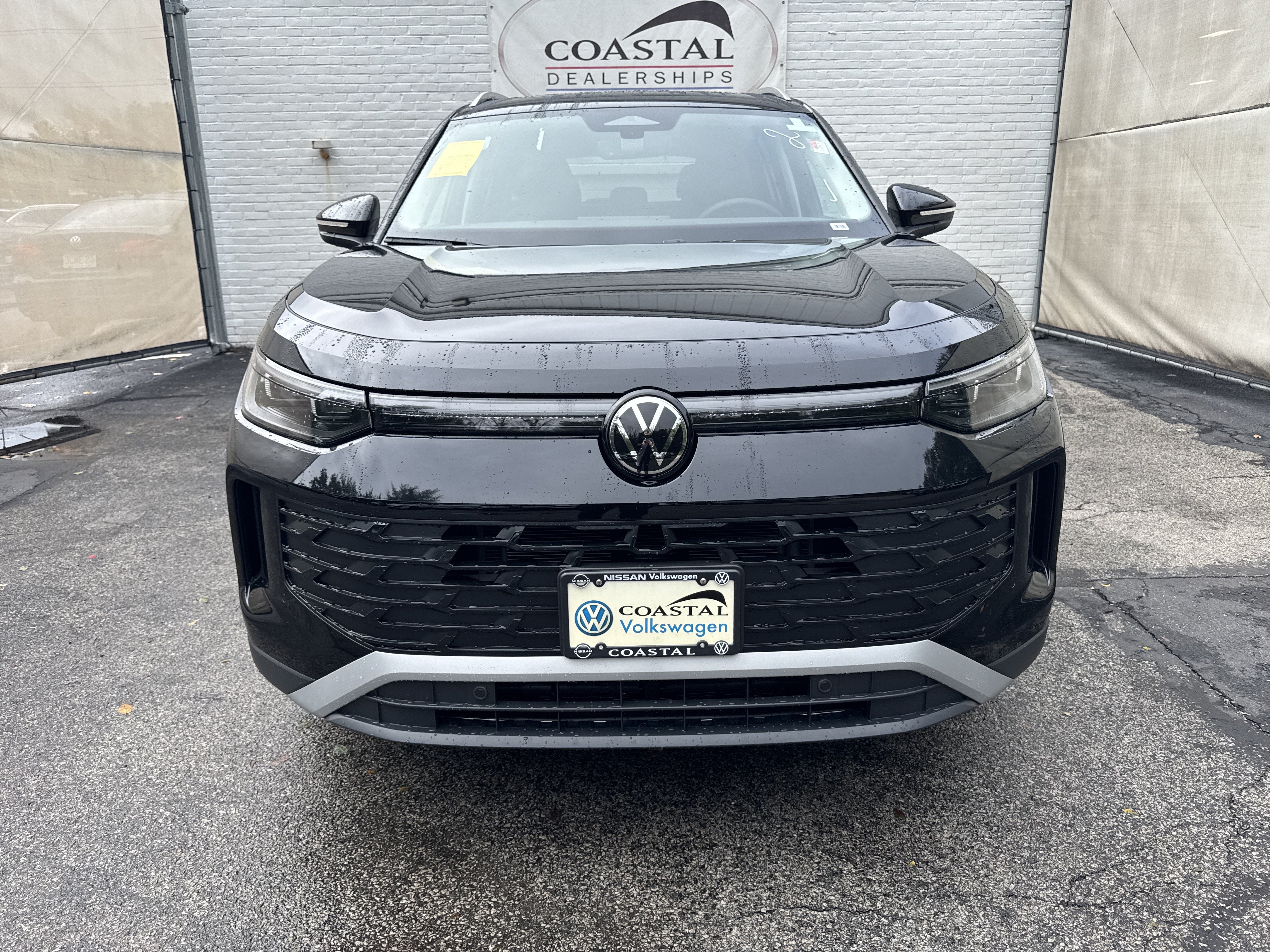 2026 Volkswagen Tiguan SE w/panoramic sunroof