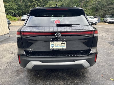 2026 Volkswagen Tiguan SE w/panoramic sunroof