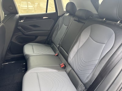 2026 Volkswagen Tiguan SE w/panoramic sunroof