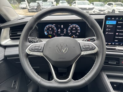 2026 Volkswagen Tiguan SE w/panoramic sunroof