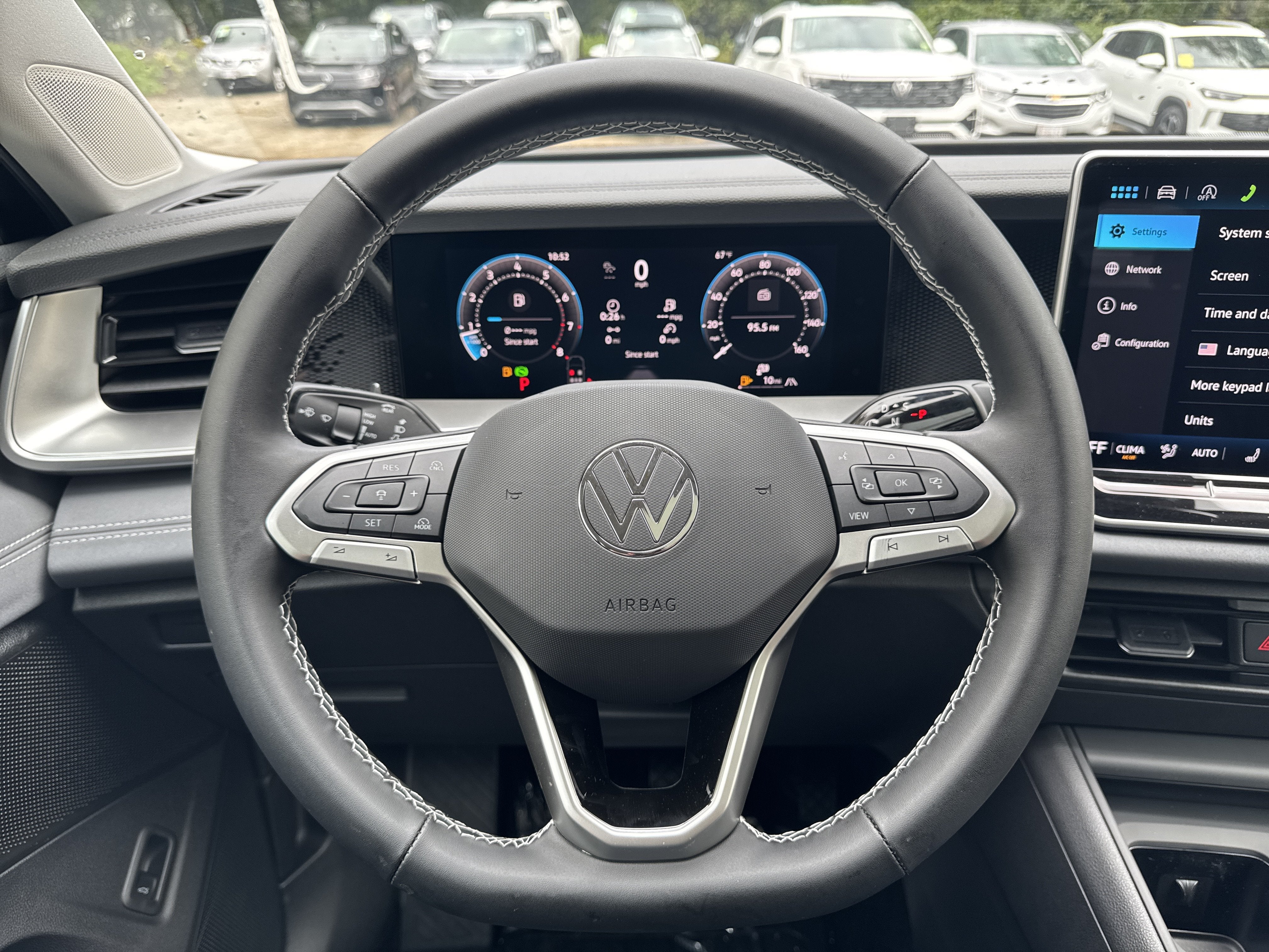 2026 Volkswagen Tiguan SE w/panoramic sunroof