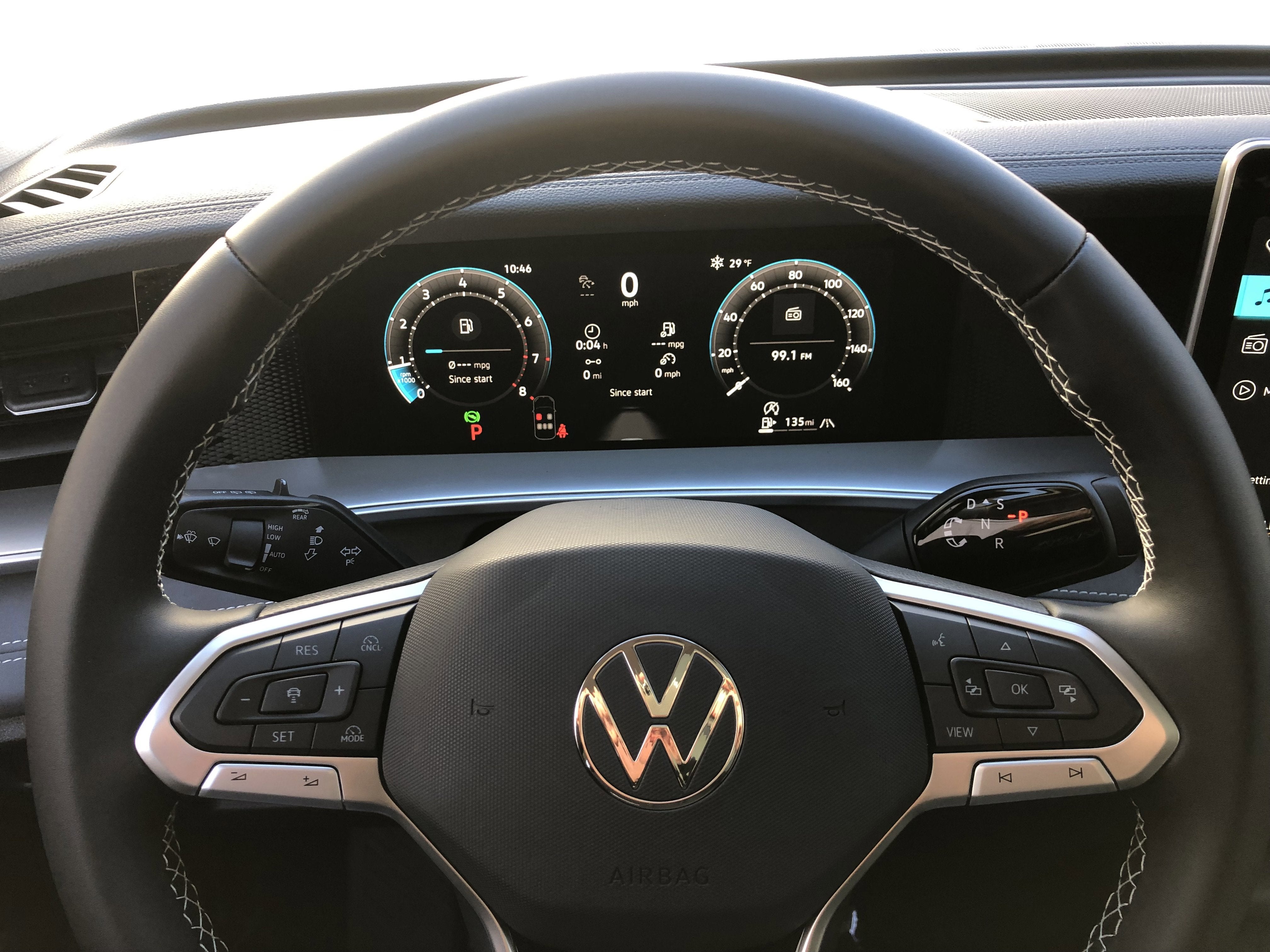 2026 Volkswagen Tiguan SE w/panoramic sunroof
