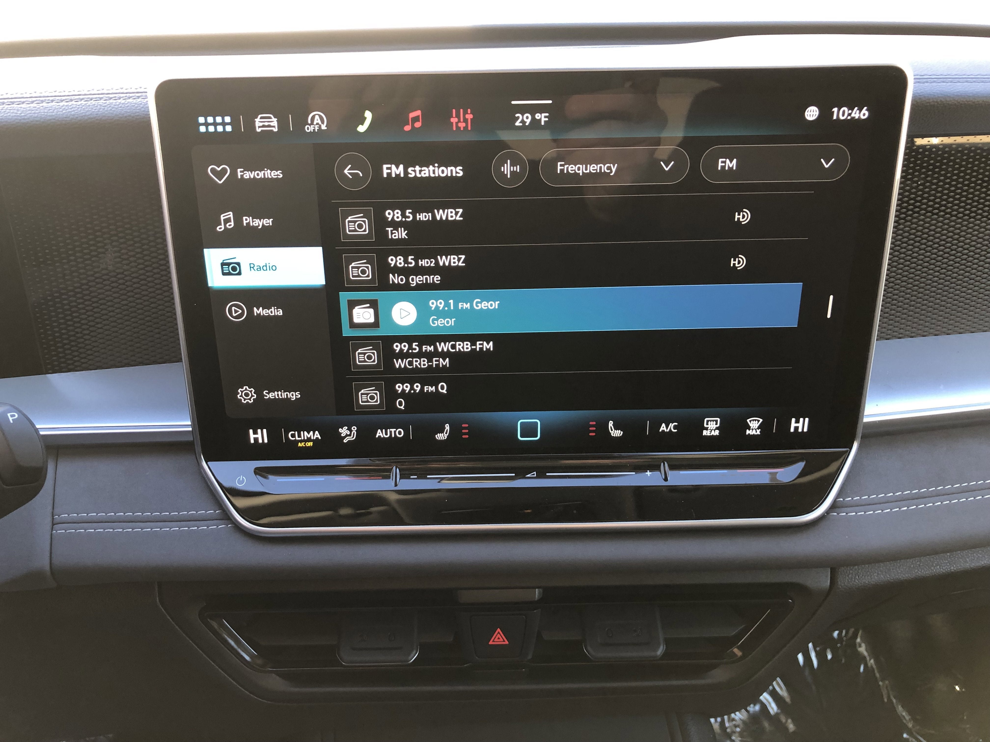 2026 Volkswagen Tiguan SE w/panoramic sunroof