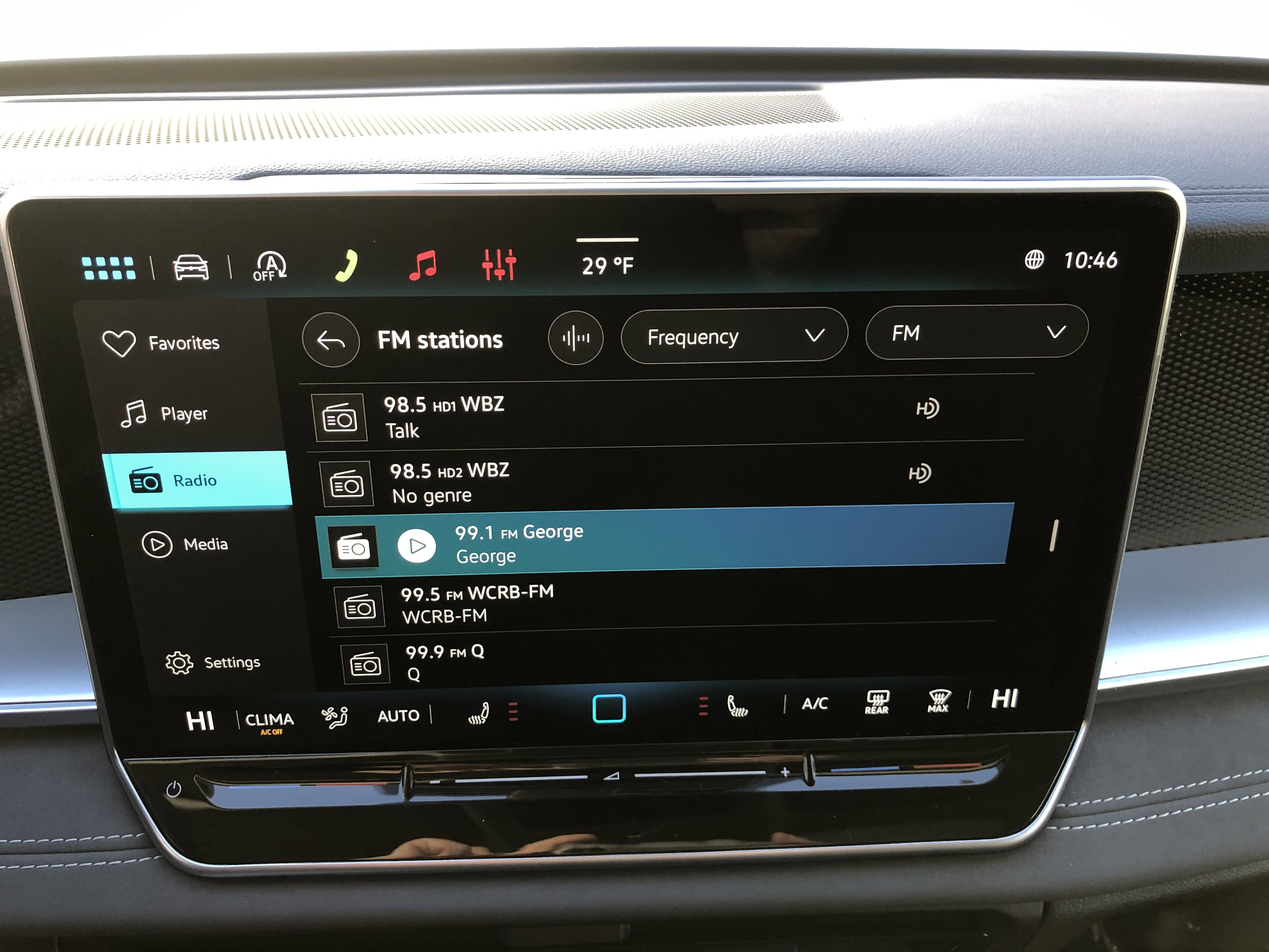 2026 Volkswagen Tiguan SE w/panoramic sunroof