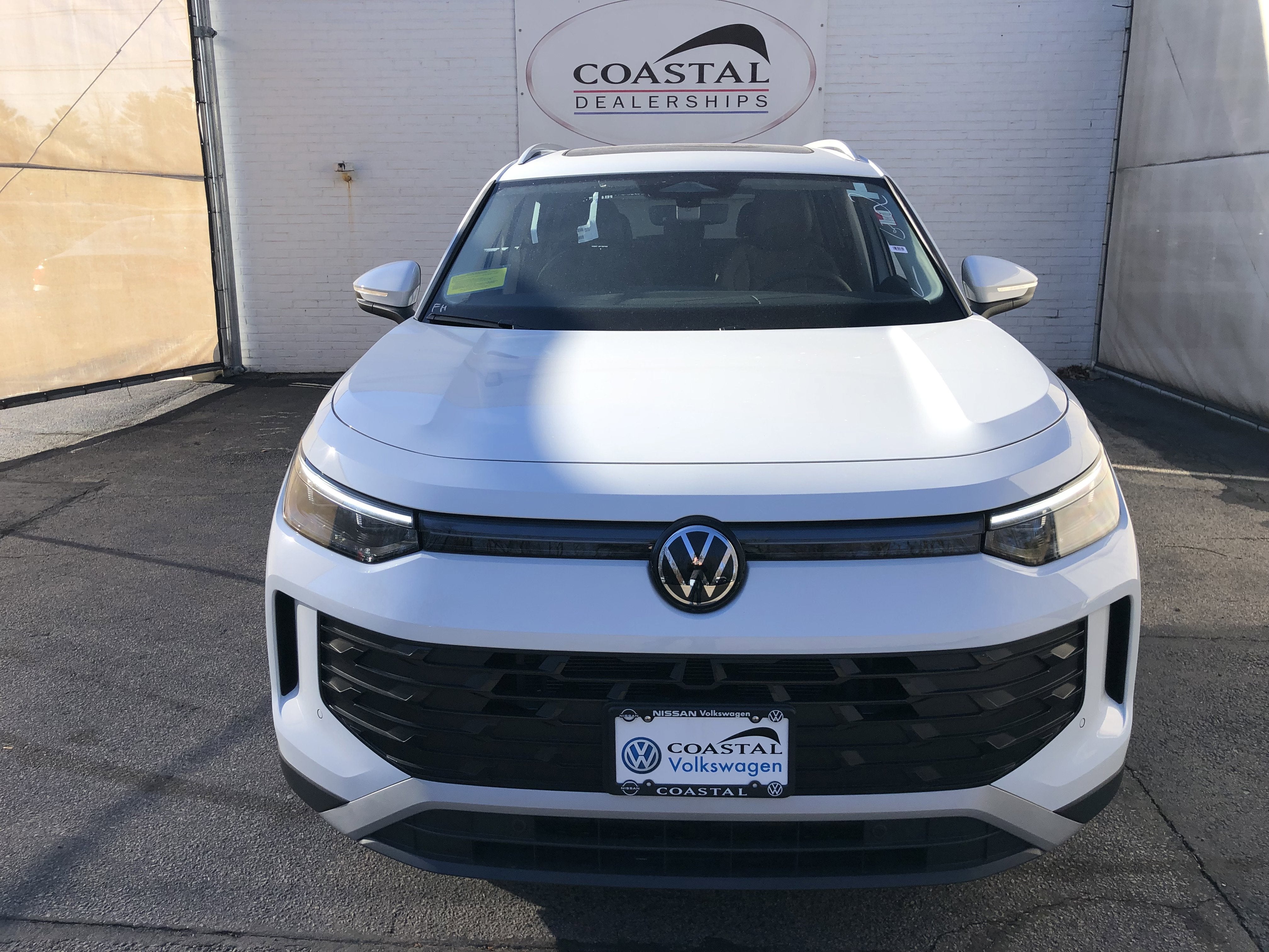 2026 Volkswagen Tiguan SE w/panoramic sunroof