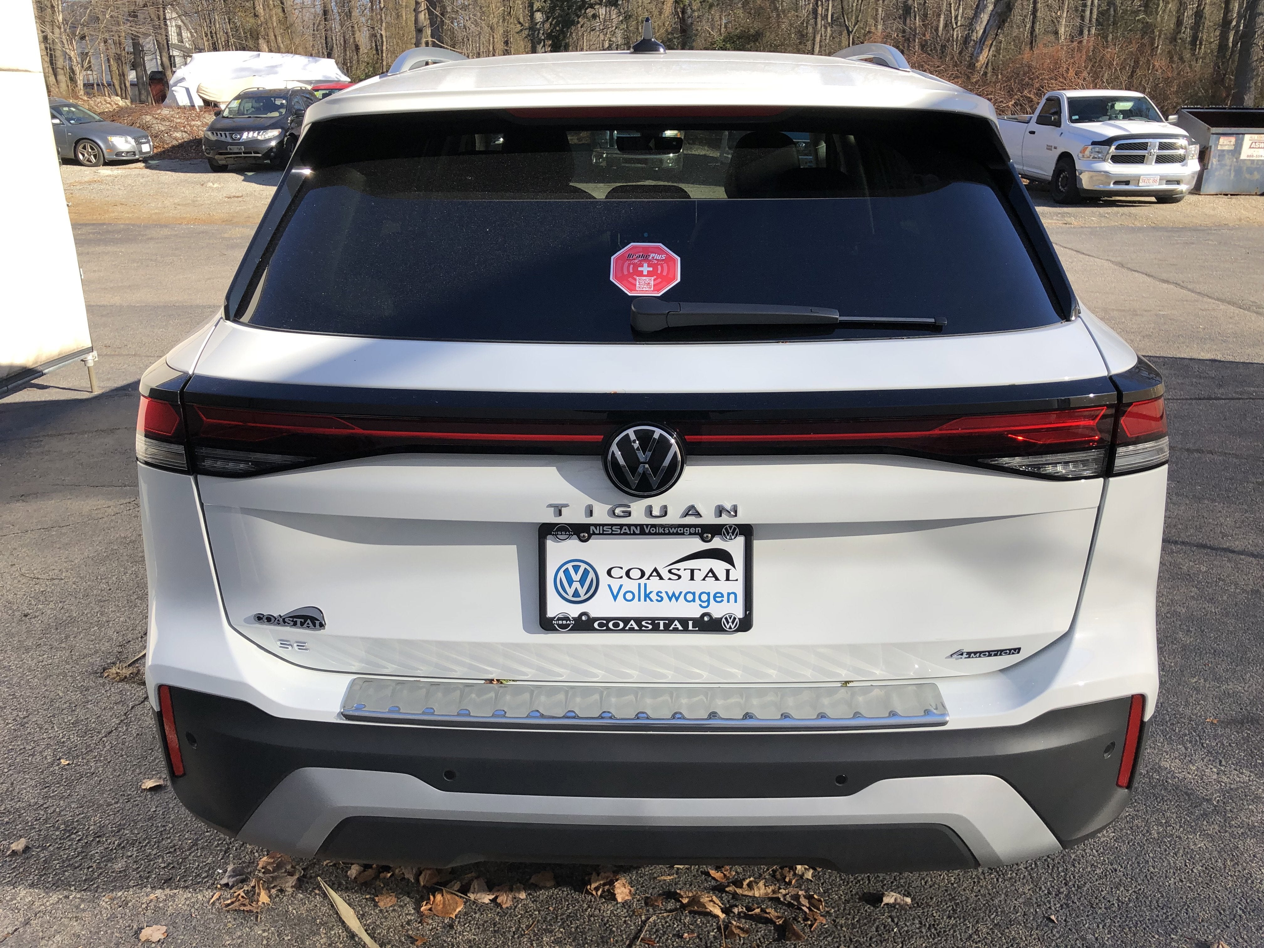 2026 Volkswagen Tiguan SE w/panoramic sunroof