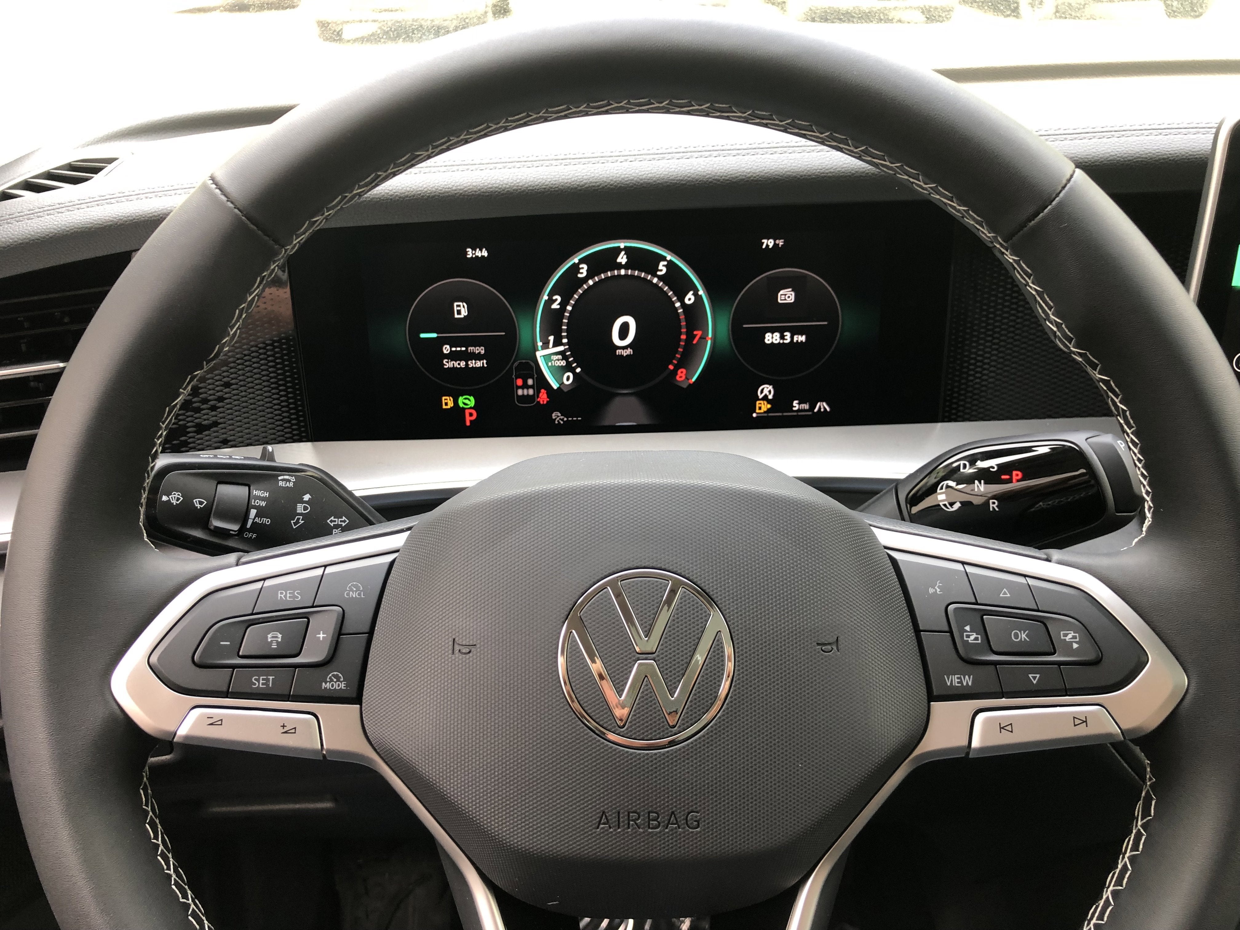 2026 Volkswagen Tiguan SE w/panoramic sunroof