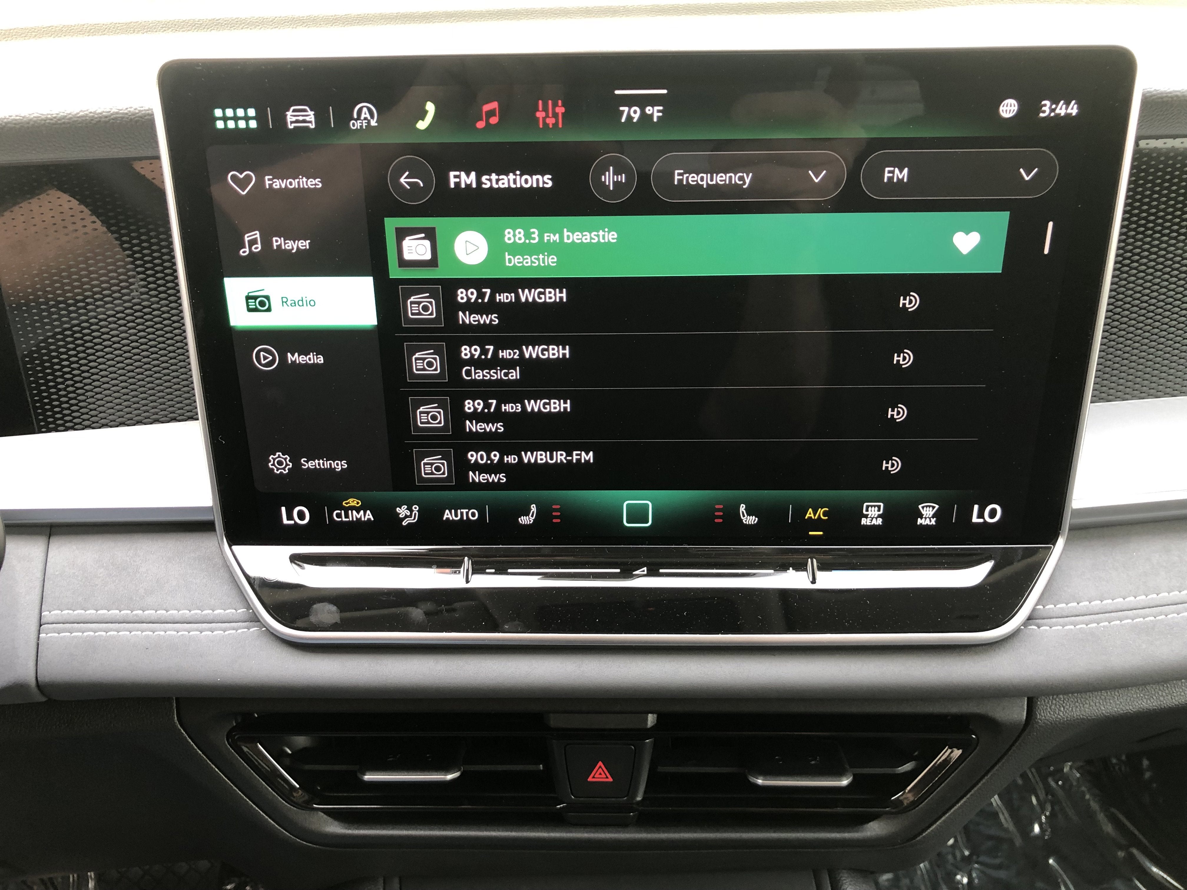 2026 Volkswagen Tiguan SE w/panoramic sunroof
