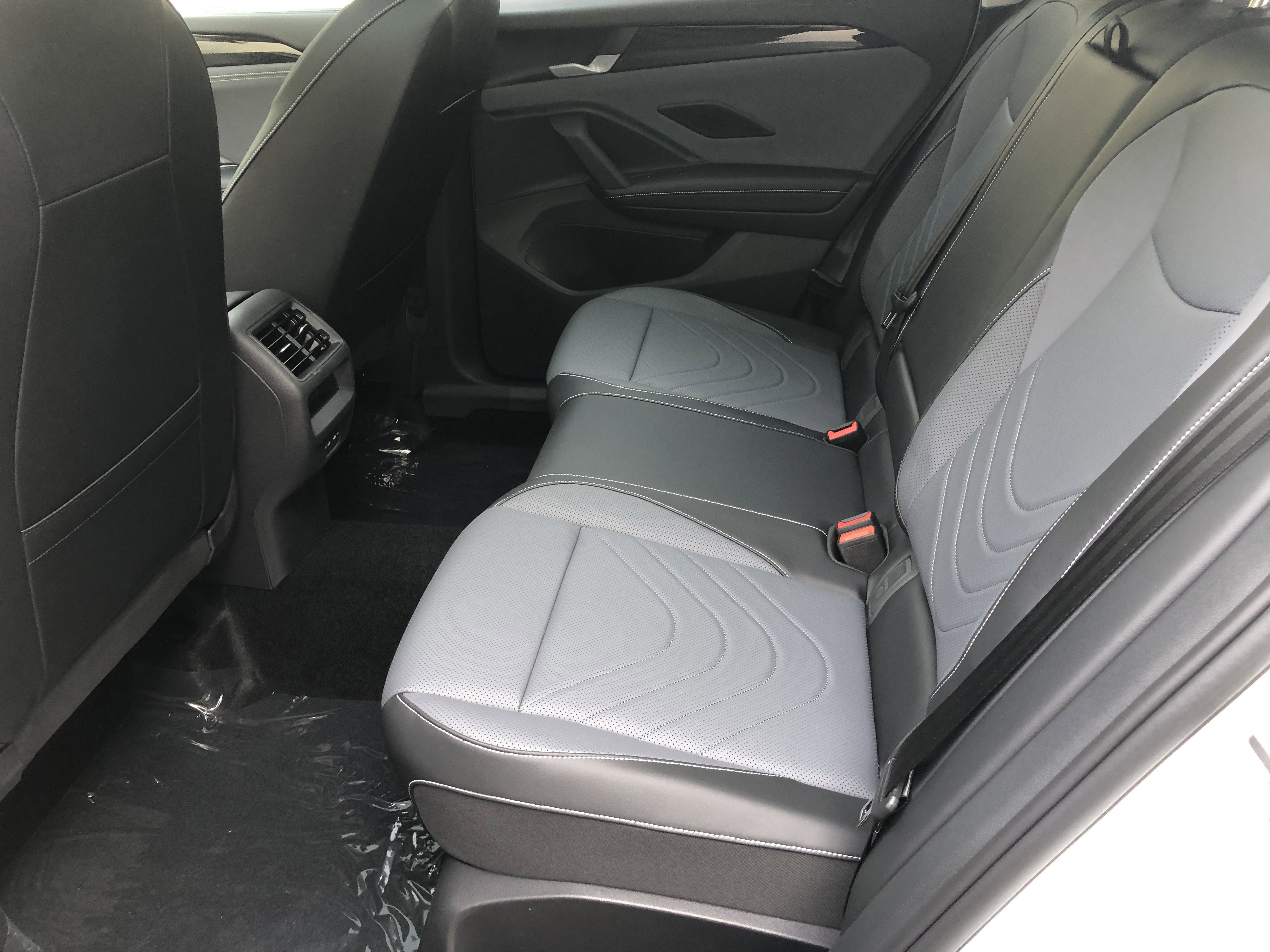 2026 Volkswagen Tiguan SE w/panoramic sunroof