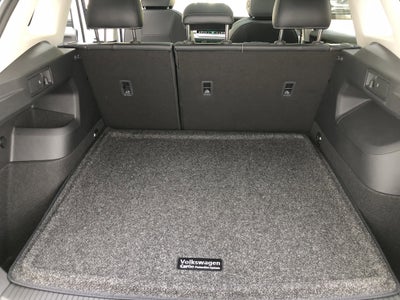 2026 Volkswagen Tiguan SE w/panoramic sunroof
