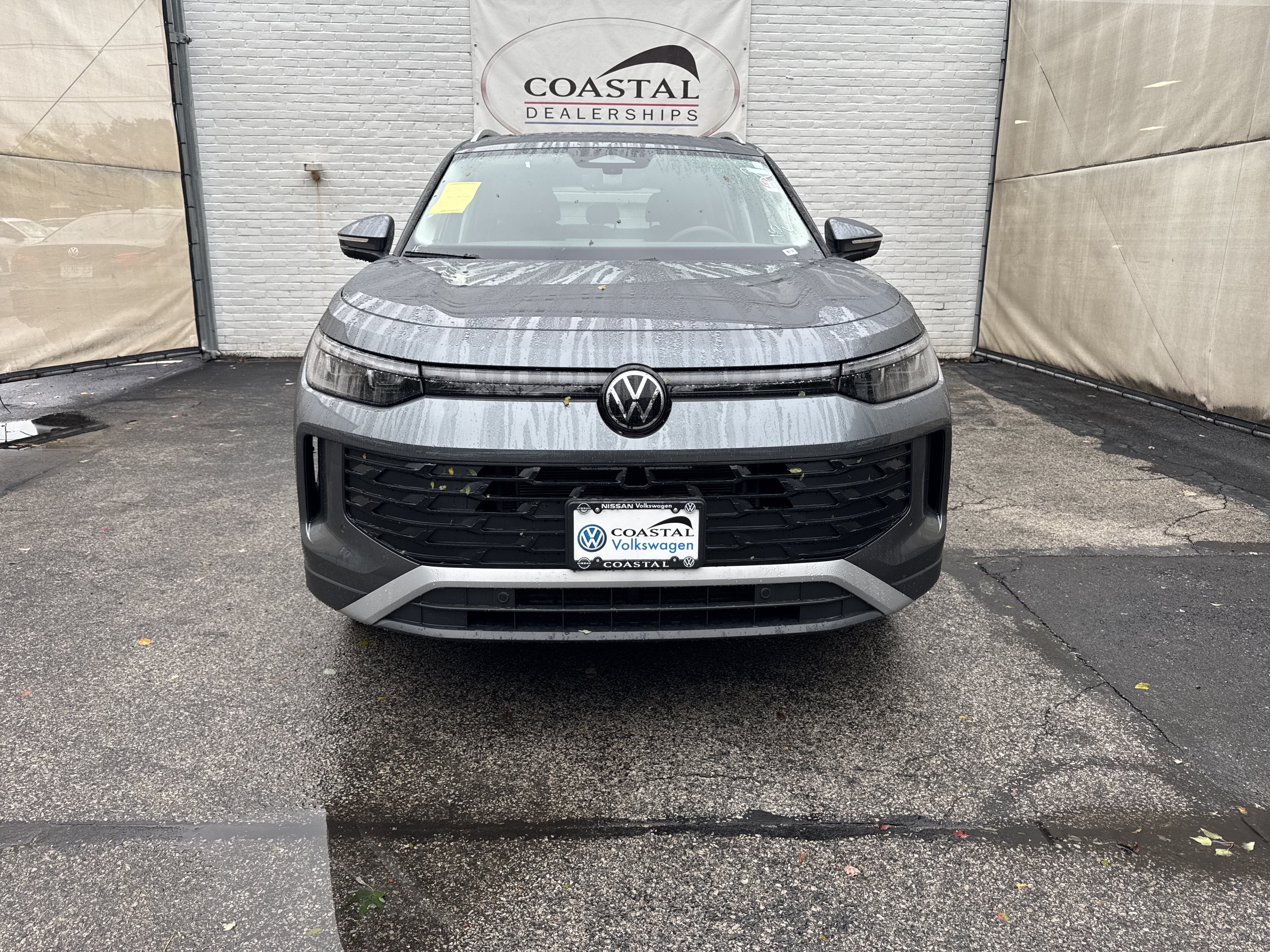 2026 Volkswagen Tiguan SE w/panoramic sunroof