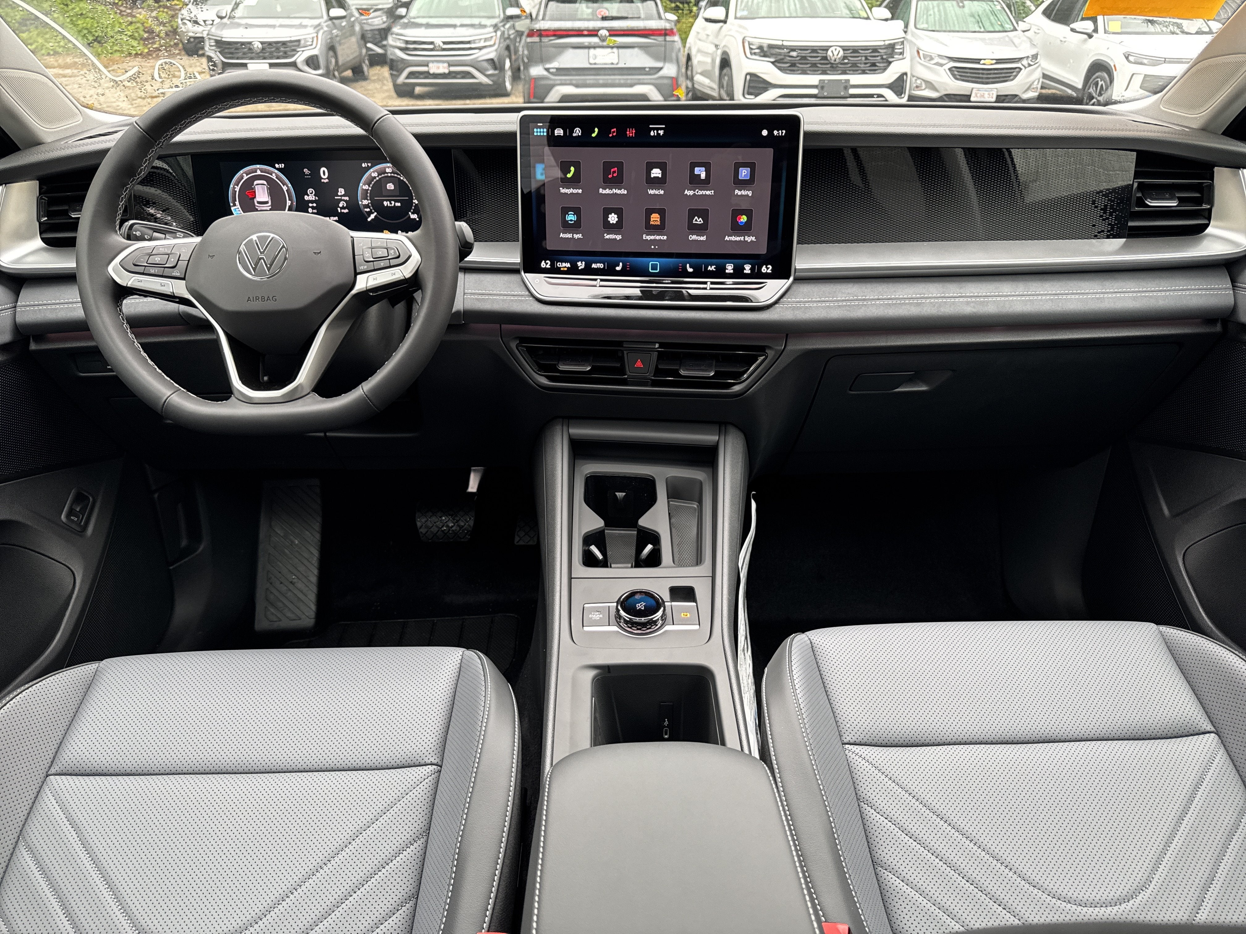 2026 Volkswagen Tiguan SE w/panoramic sunroof