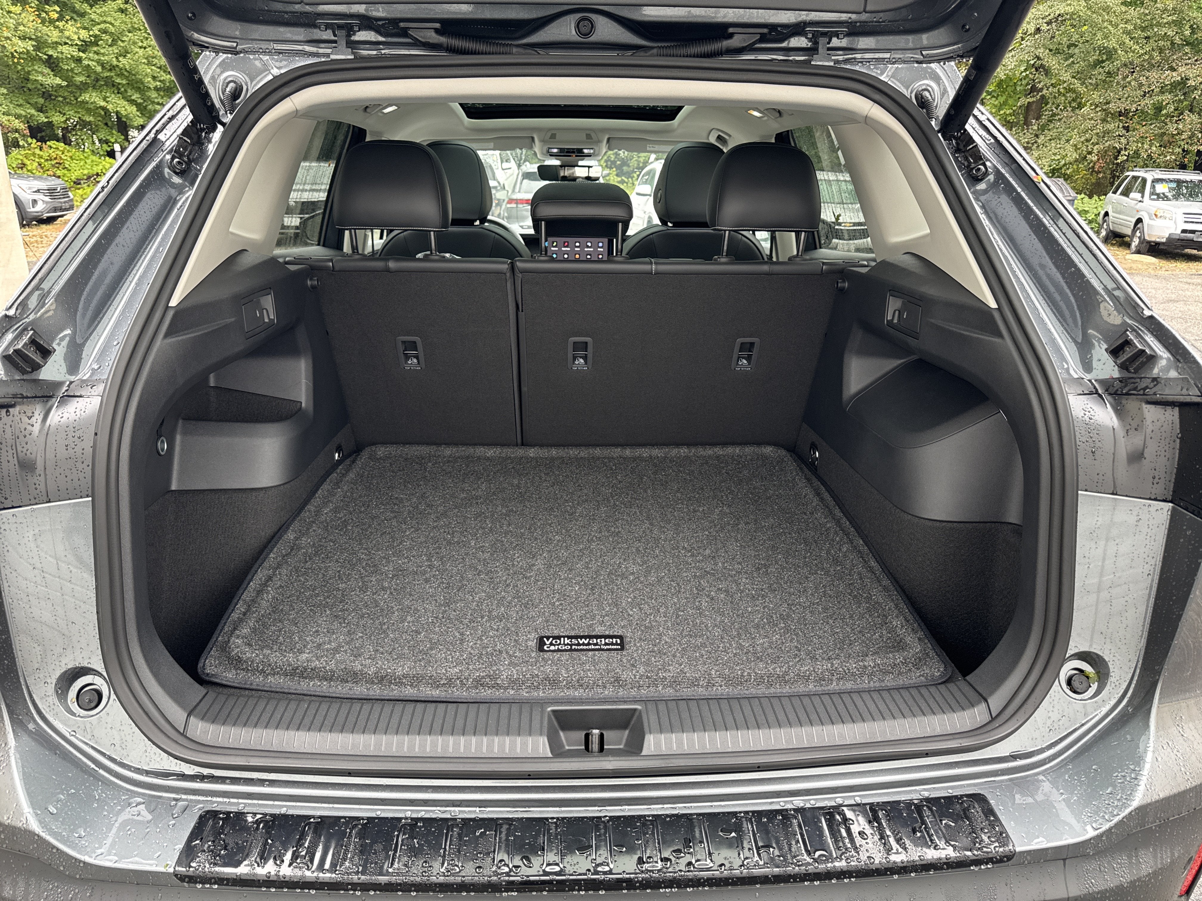 2026 Volkswagen Tiguan SE w/panoramic sunroof