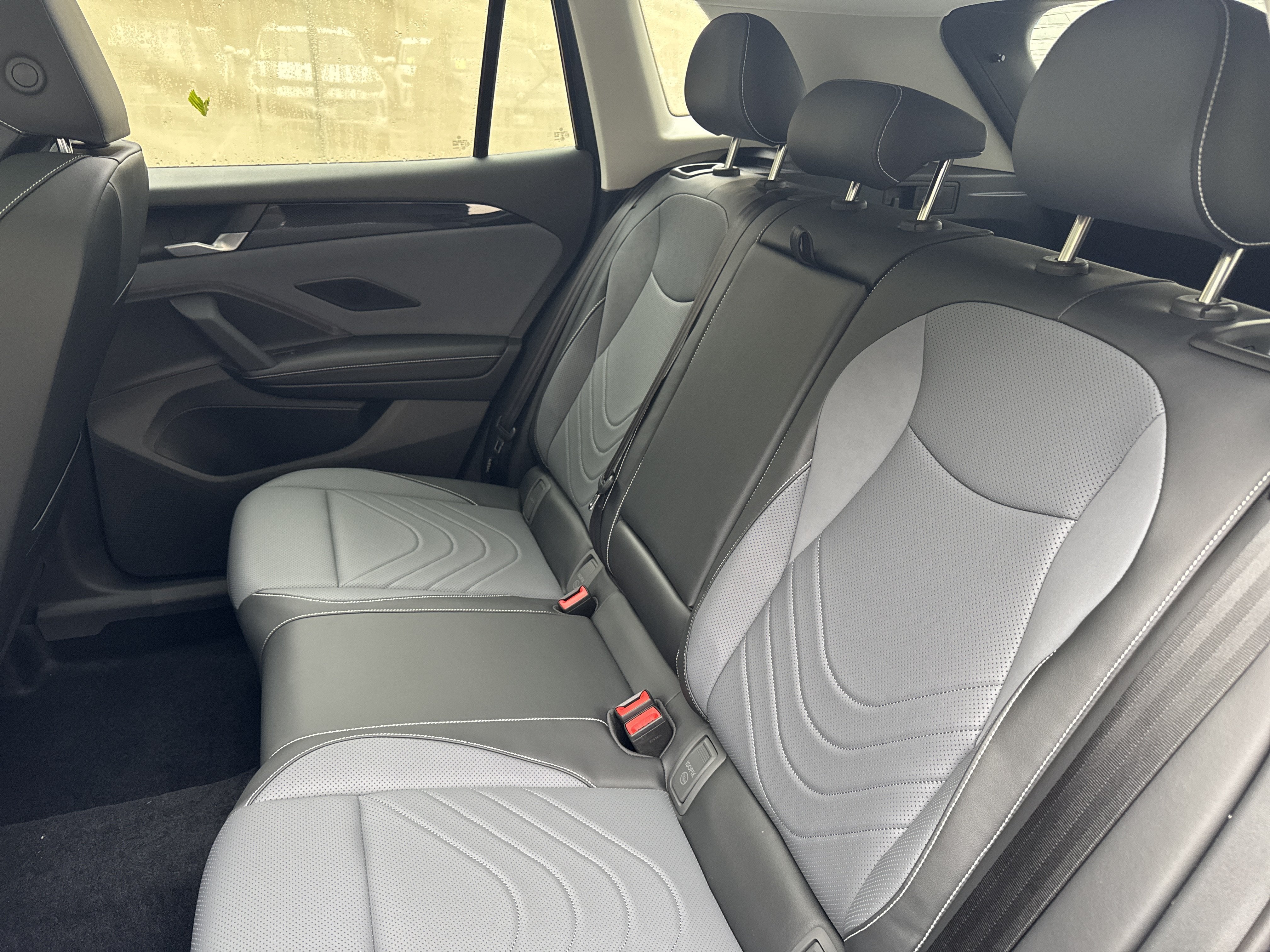2026 Volkswagen Tiguan SE w/panoramic sunroof