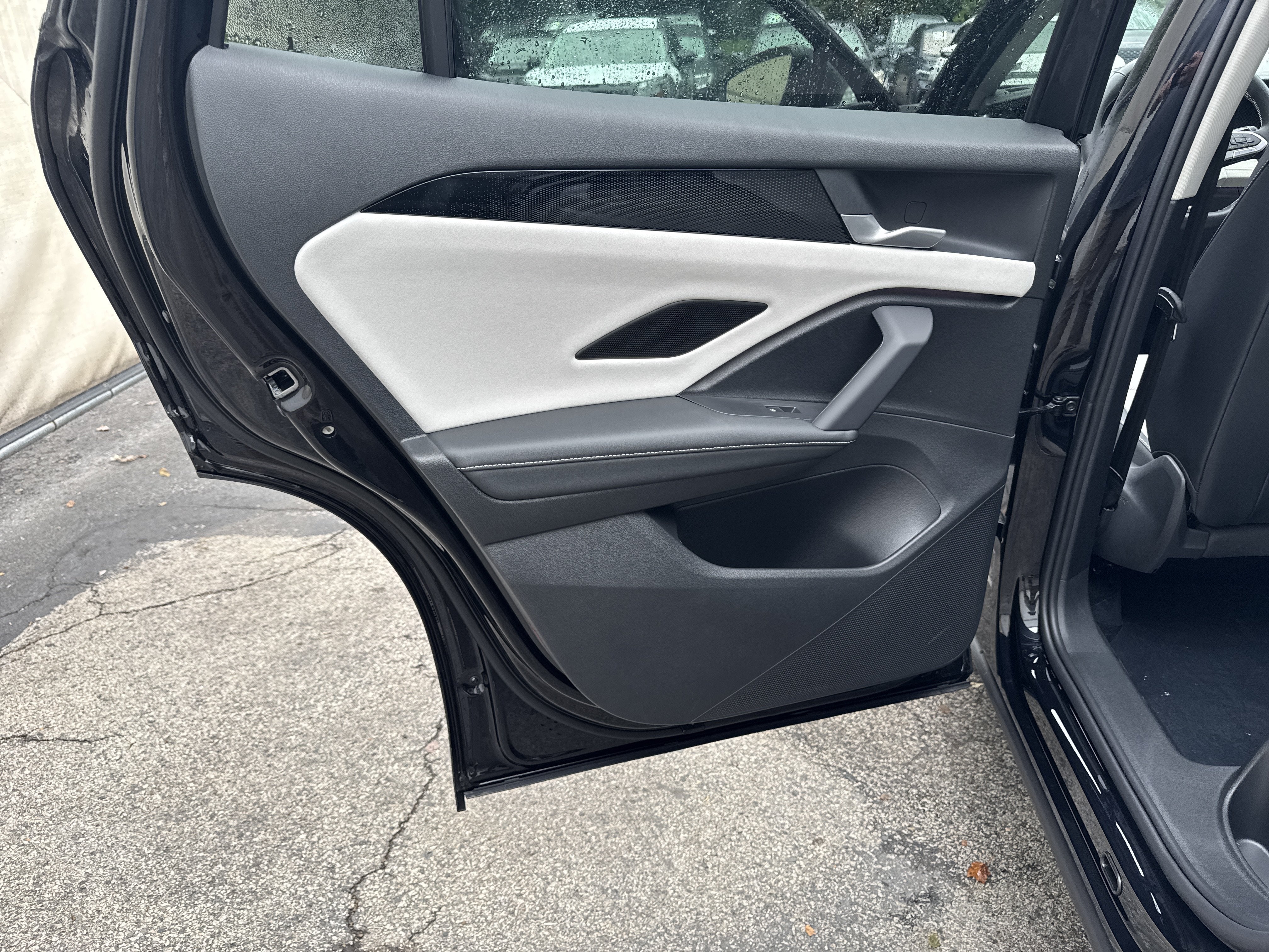 2026 Volkswagen Tiguan SE w/panoramic sunroof