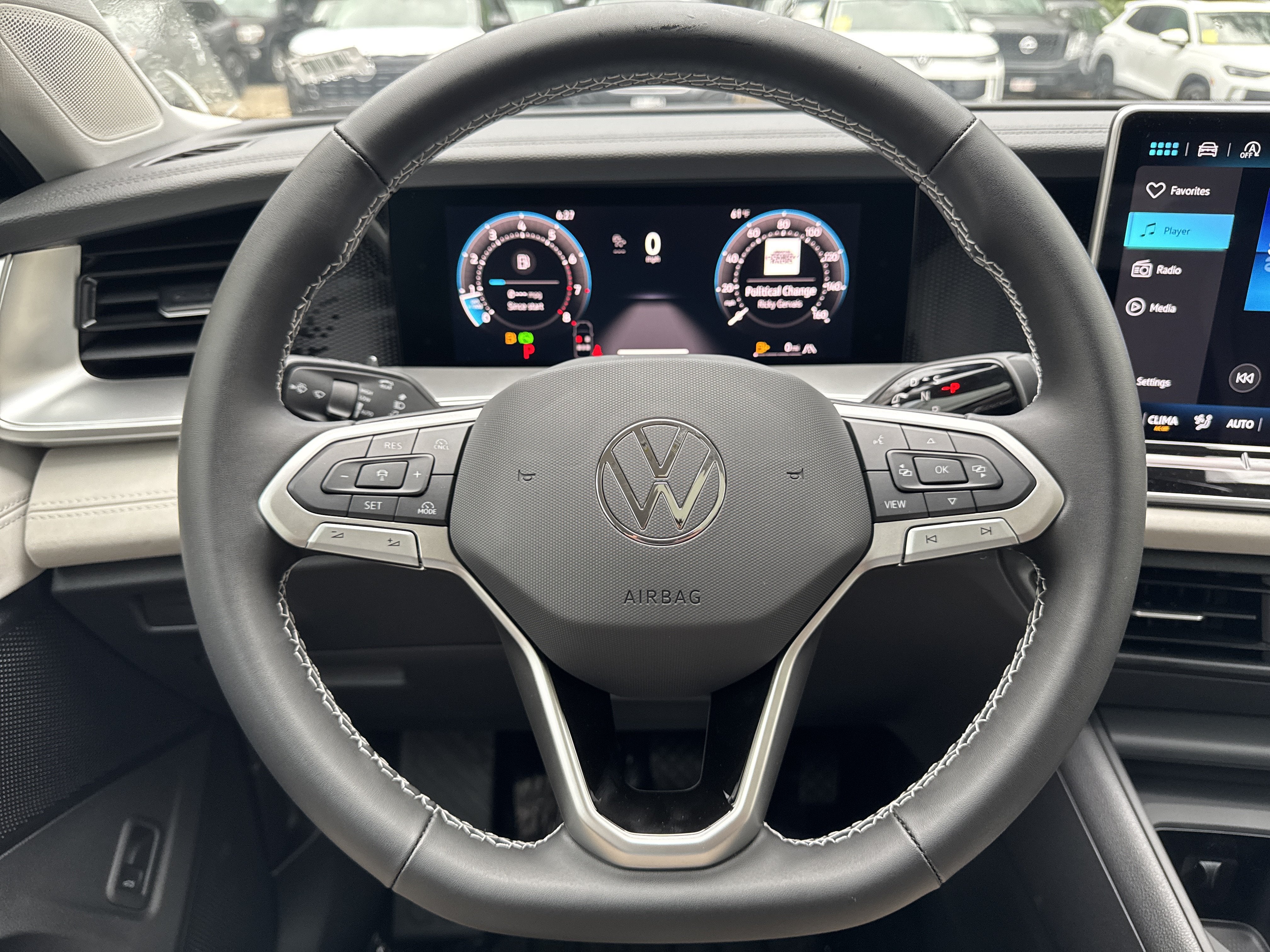 2026 Volkswagen Tiguan SE w/panoramic sunroof